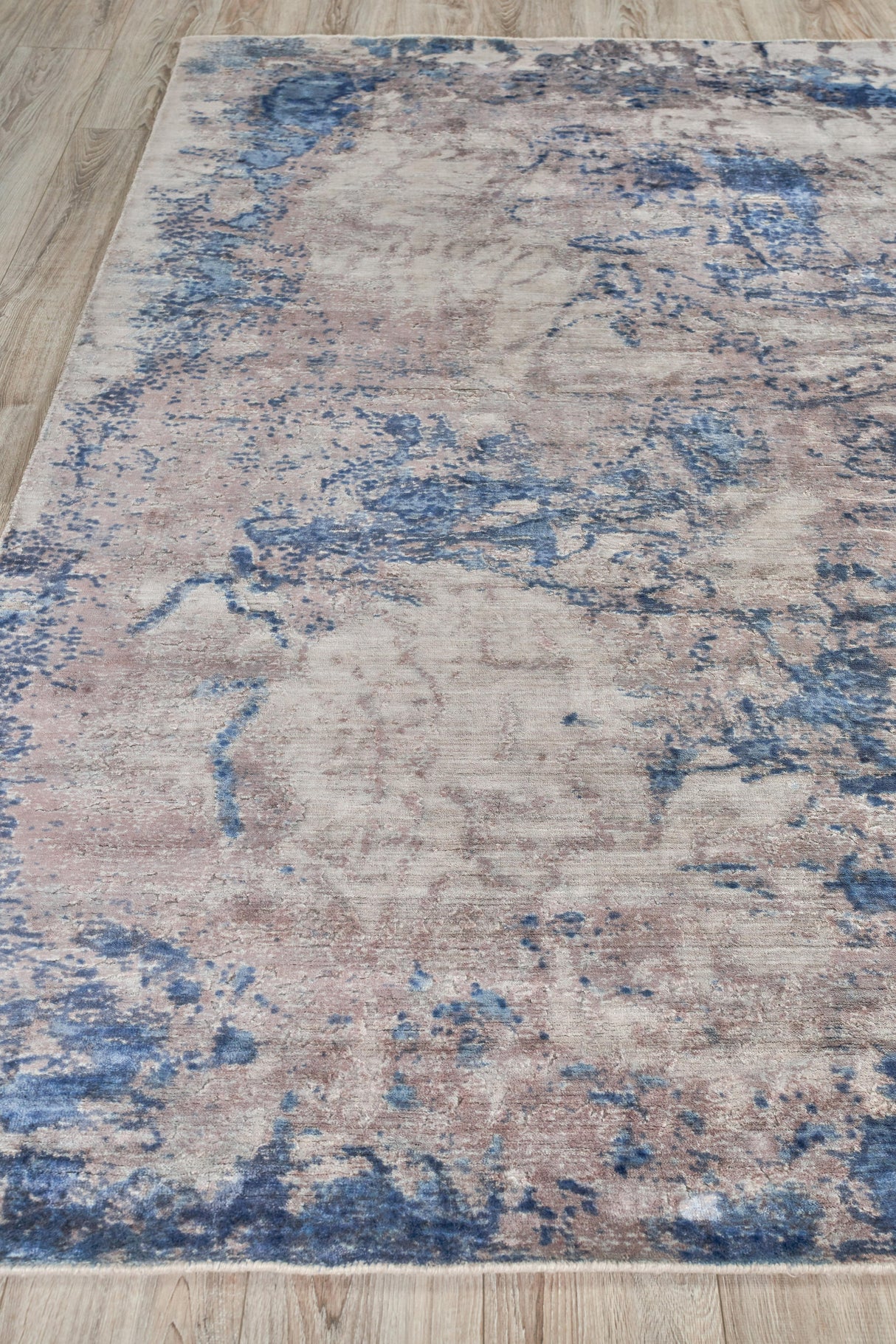 Exquisite Rugs Roset Hand Loomed Bamboo Silk in 2536 Silver/Blue 6' x 9' Area Rug