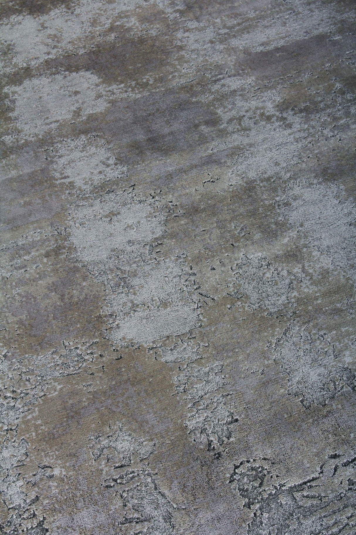 Exquisite Rugs Antolini Hand Loomed Bamboo Silk in 2634 Silver/Multi 8' x 10' Area Rug