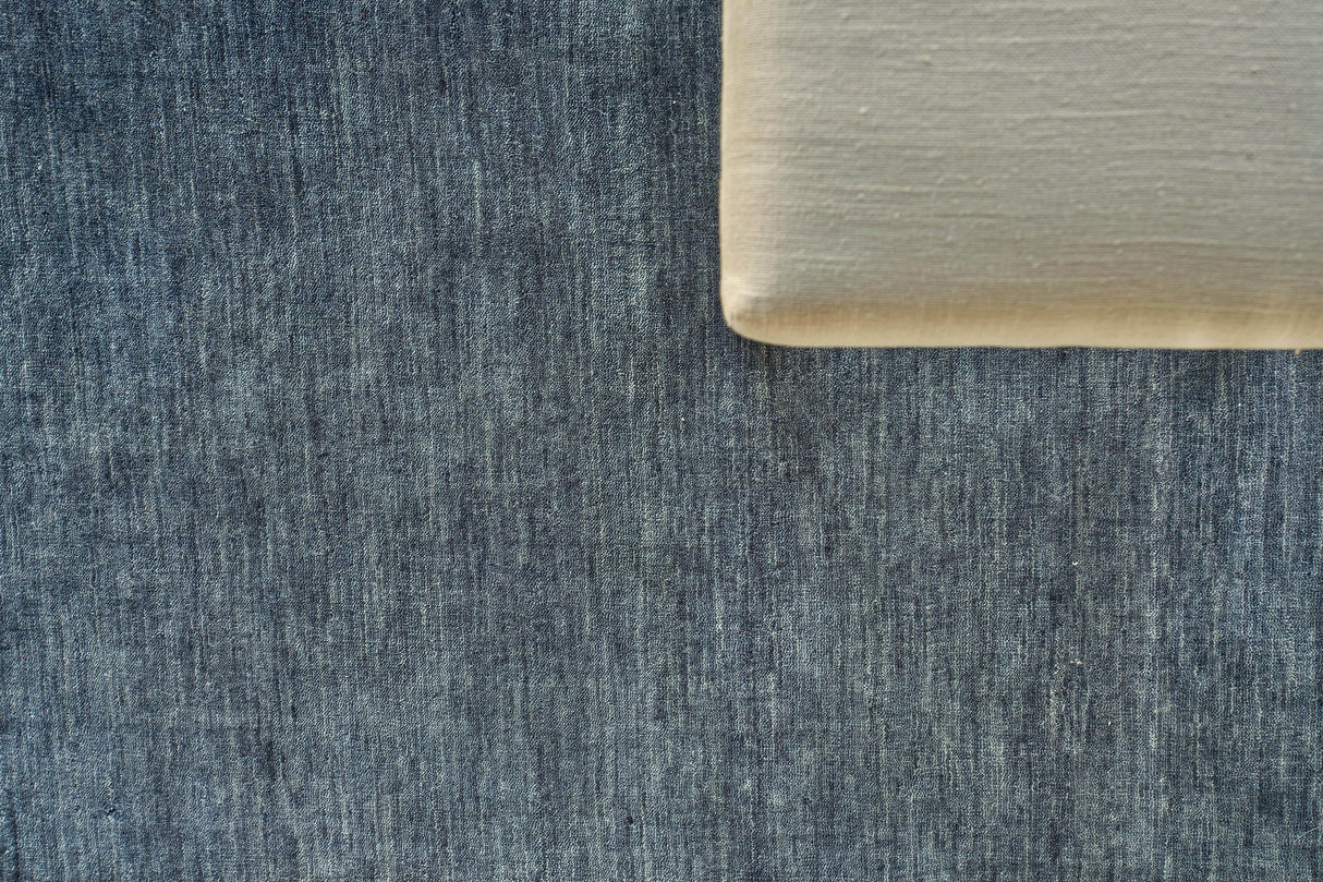 Exquisite Rugs Roche Hand Loomed New Zealand Wool in 2735 Dark Blue 6' x 9' Area Rug