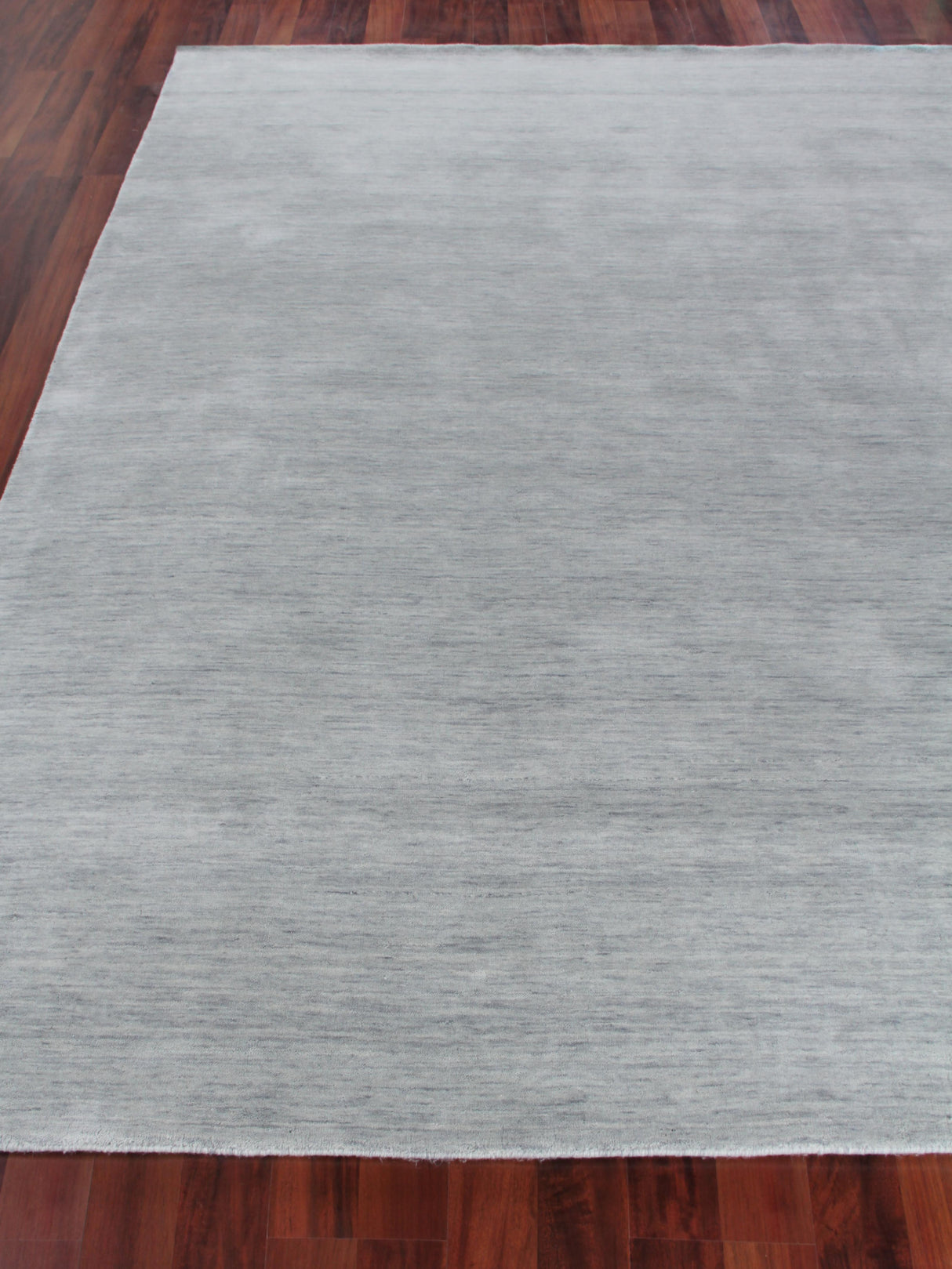 Exquisite Rugs Roche Hand Loomed New Zealand Wool in 2743 Soft Green 14' x 18' Area Rug