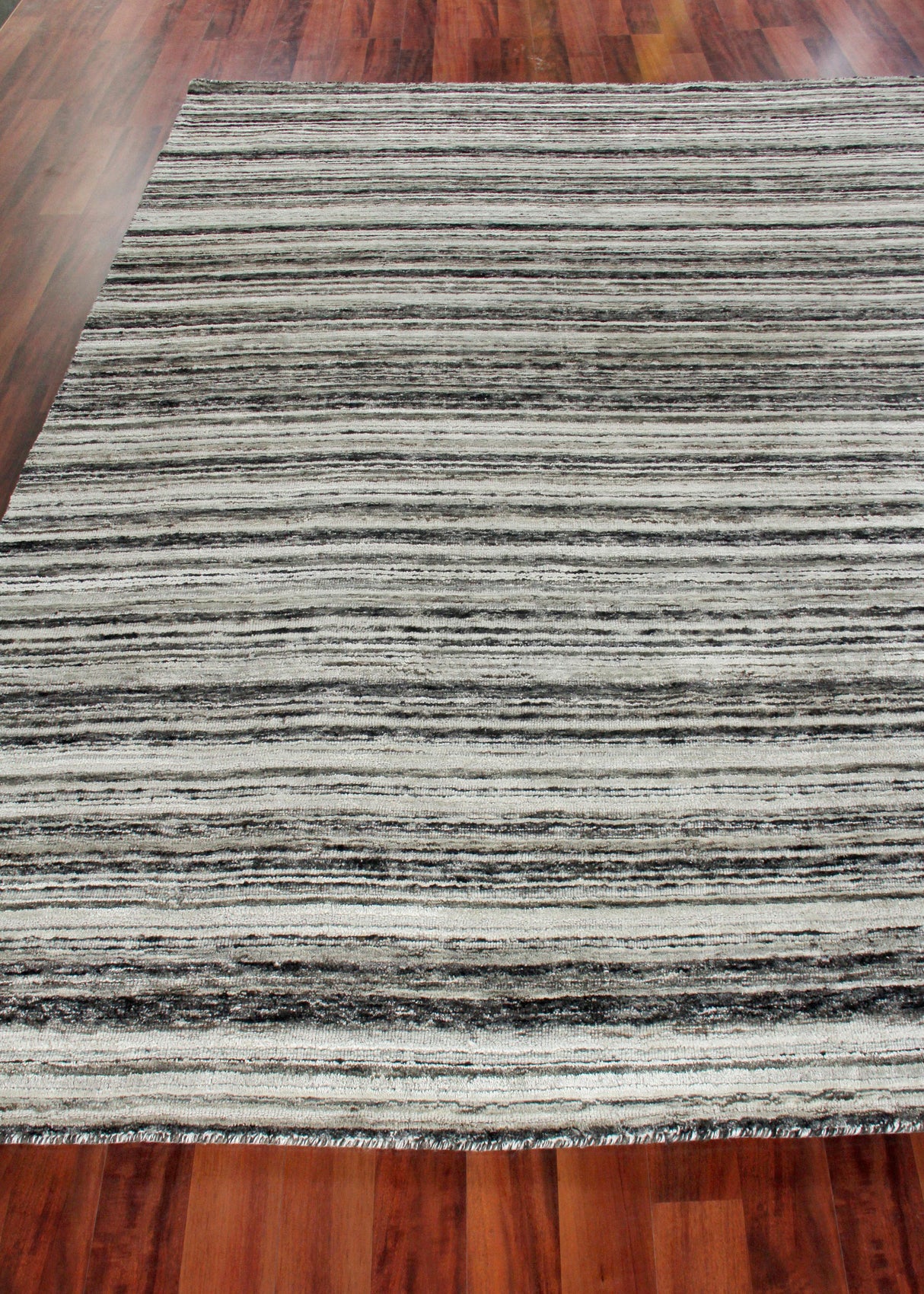 Exquisite Rugs Organica Hand Loomed New Zealand Wool in 2883 Charcoal/Silver 9' x 12' Area Rug