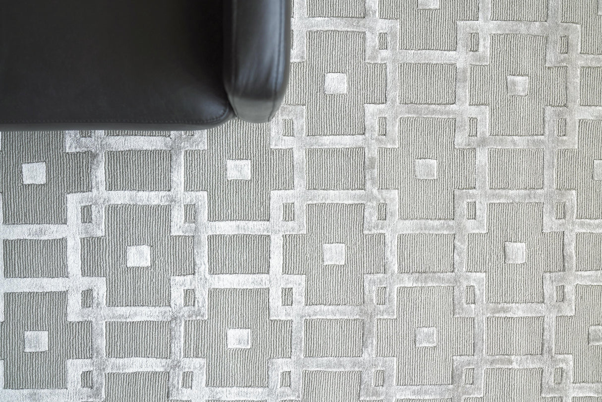 Exquisite Rugs Metro Velvet Hand Knotted Wool/Viscose in 3032 Silver 8' x 10' Area Rug