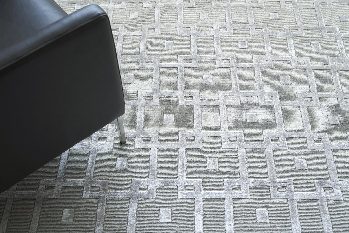 Exquisite Rugs Metro Velvet Hand Knotted Wool/Viscose in 3032 Silver 8' x 10' Area Rug