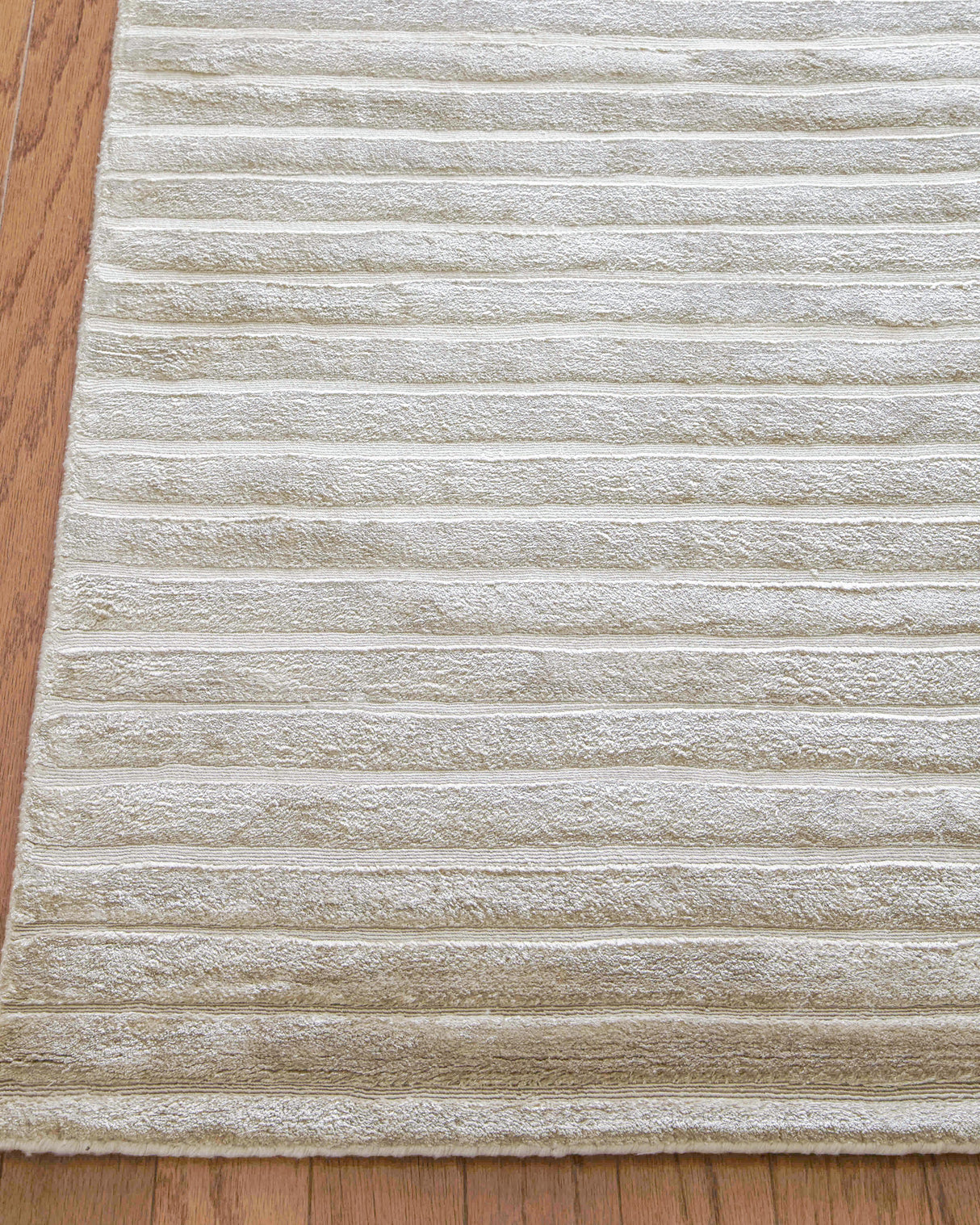 Exquisite Rugs High Low Hand Loomed Viscose in 3081 Silver 9' x 12' Area Rug