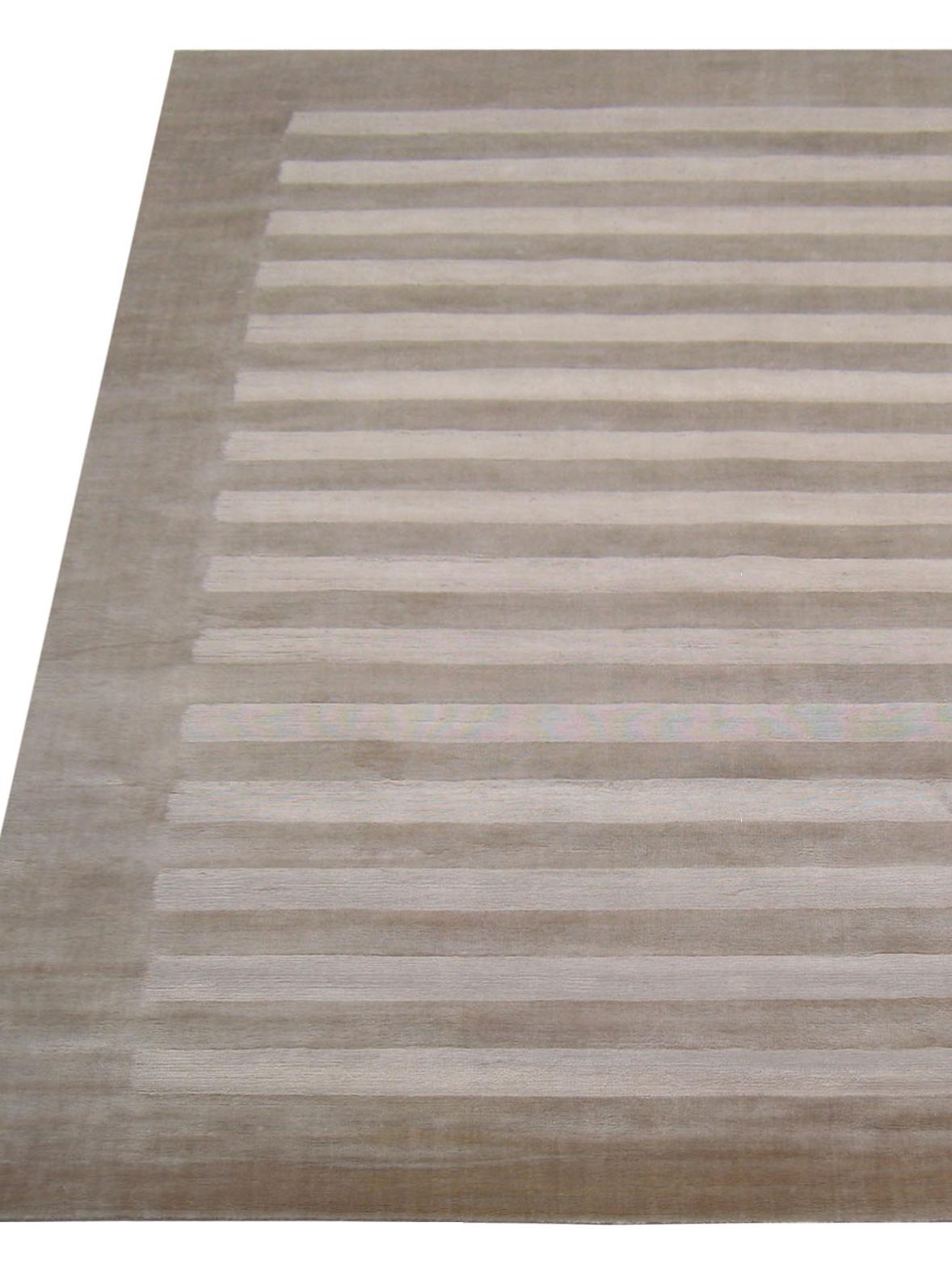 Exquisite Rugs Wide Stripe Hand Loomed Viscose in 3092 Light Beige 5' x 8' Area Rug
