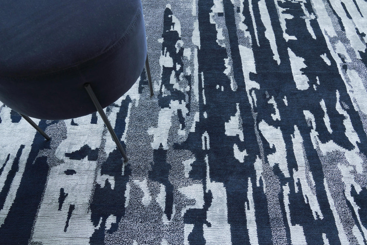 Exquisite Rugs Carrina Hand Knotted Wool/Bamboo Silk in 3135 Navy/Silver 6' x 9' Area Rug