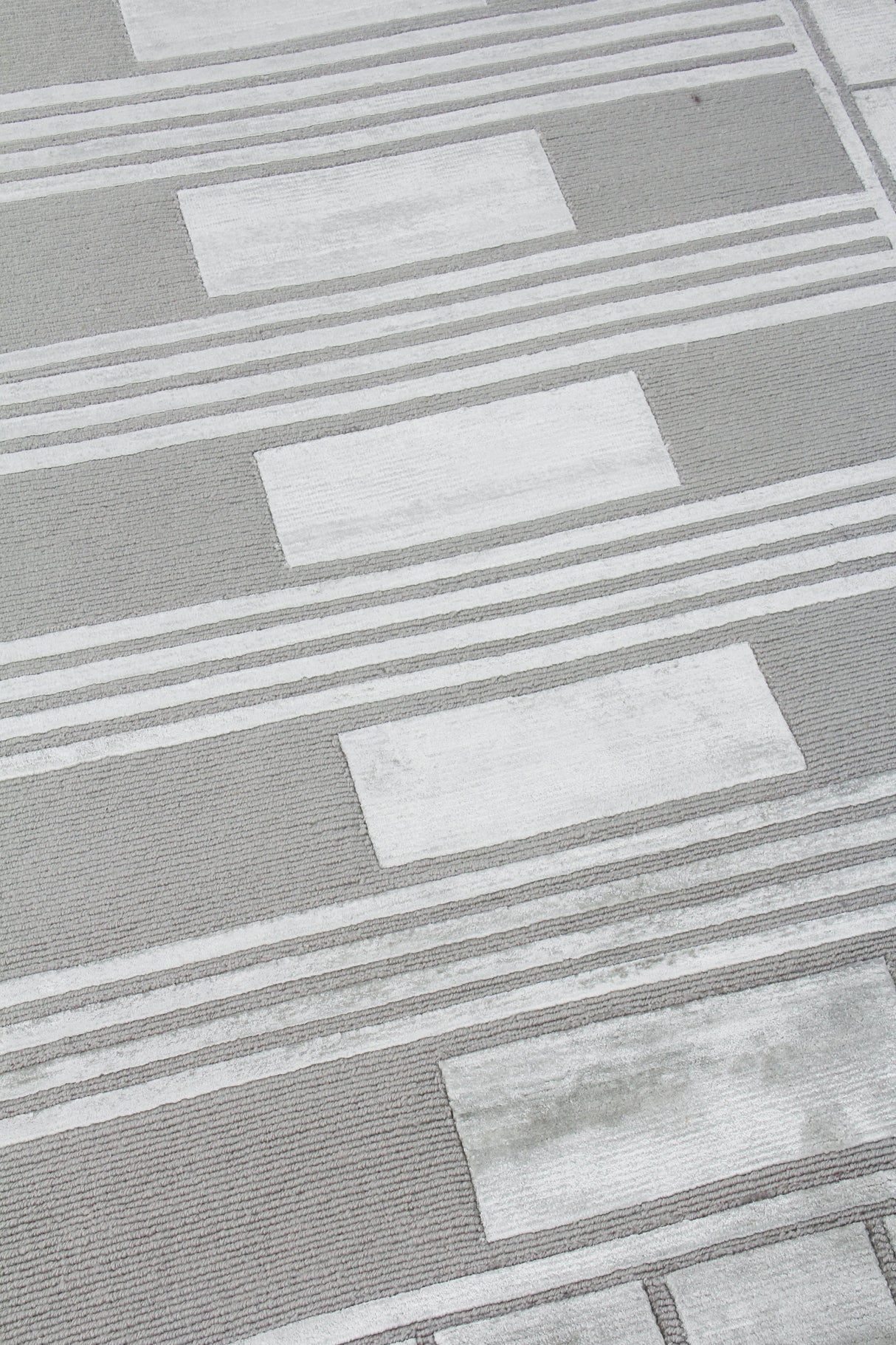 Exquisite Rugs Metro Velvet Hand Knotted Wool/Viscose in 3201 Ivory 6' x 9' Area Rug