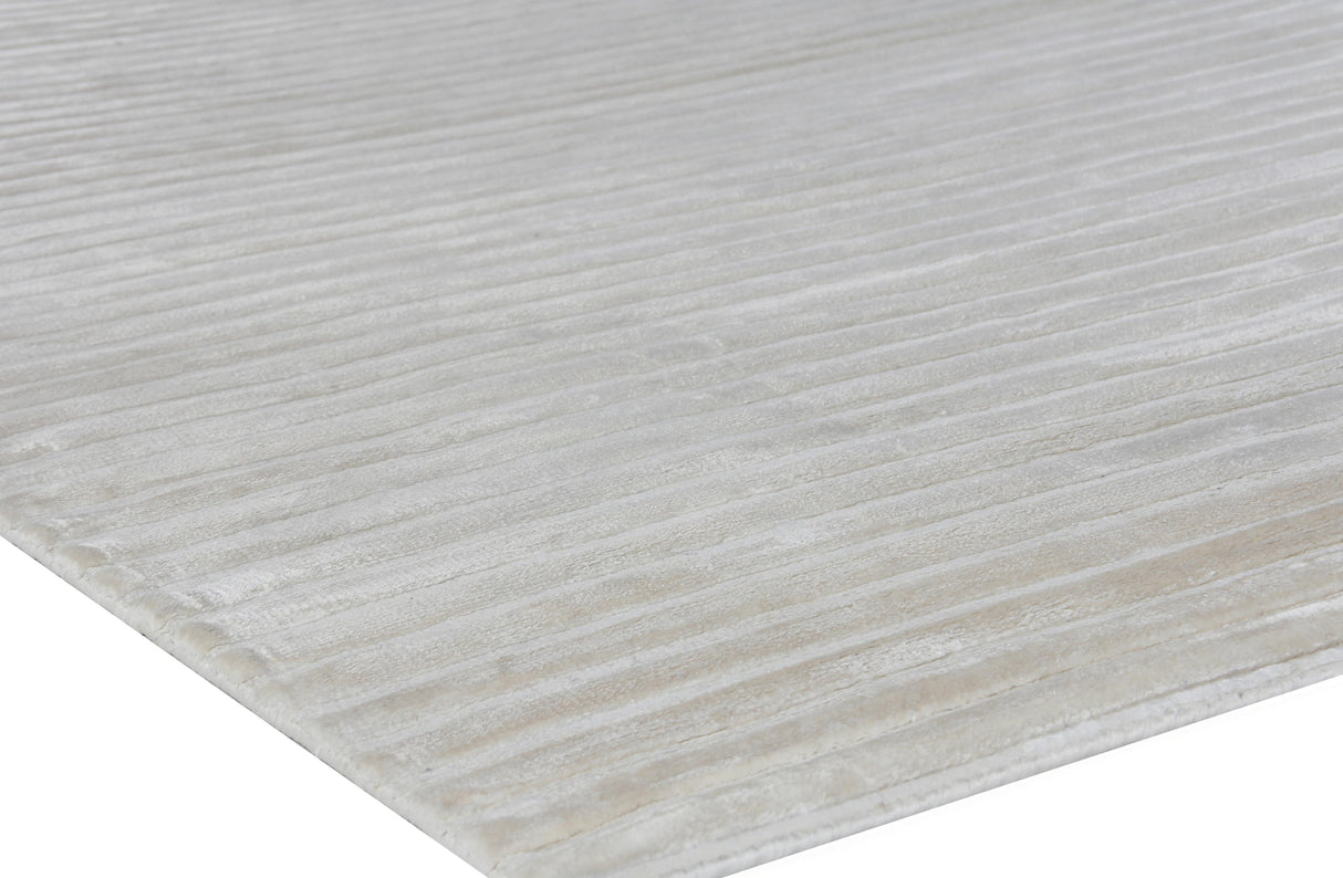Exquisite Rugs High Low Hand Loomed Viscose in 3230 White 4' x 6' Area Rug