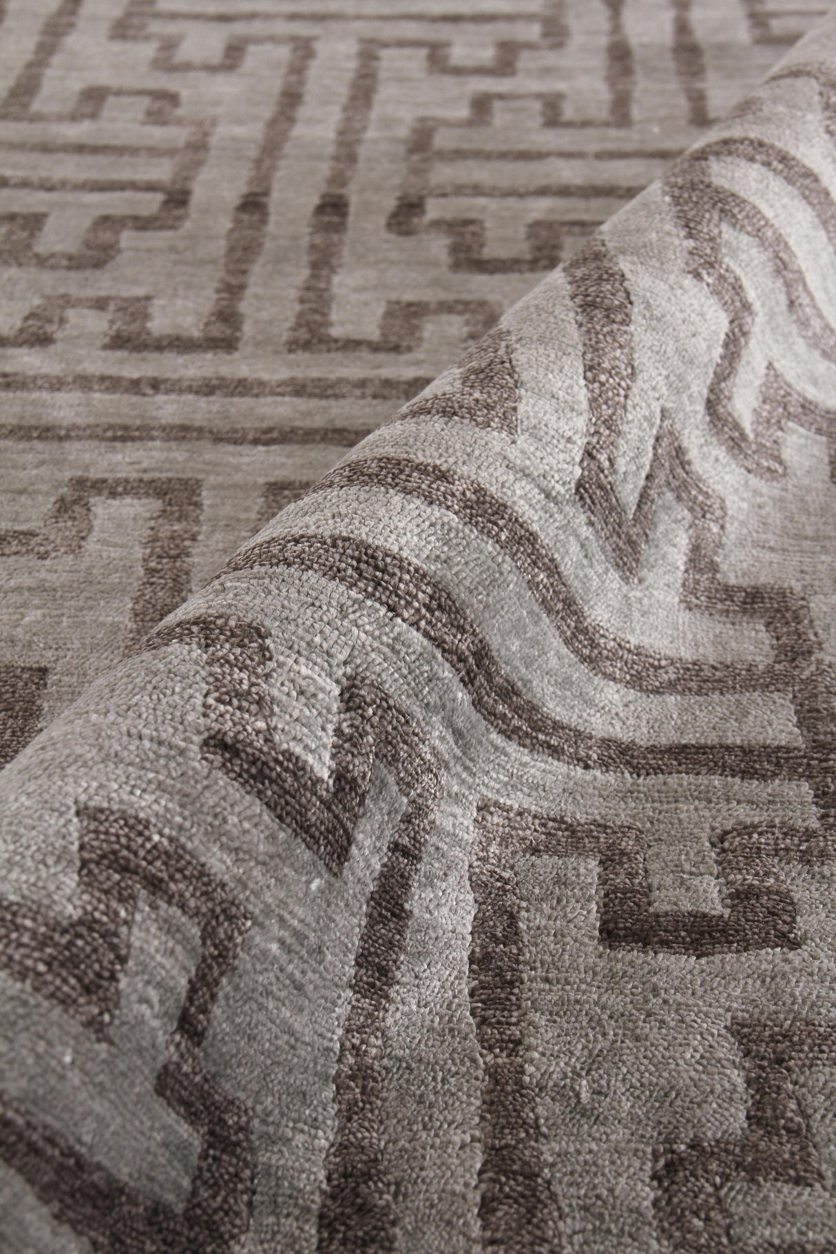 Exquisite Rugs Bamboo Silk Hand Knotted Bamboo Silk in 3289 Brown 9' x 12' Area Rug