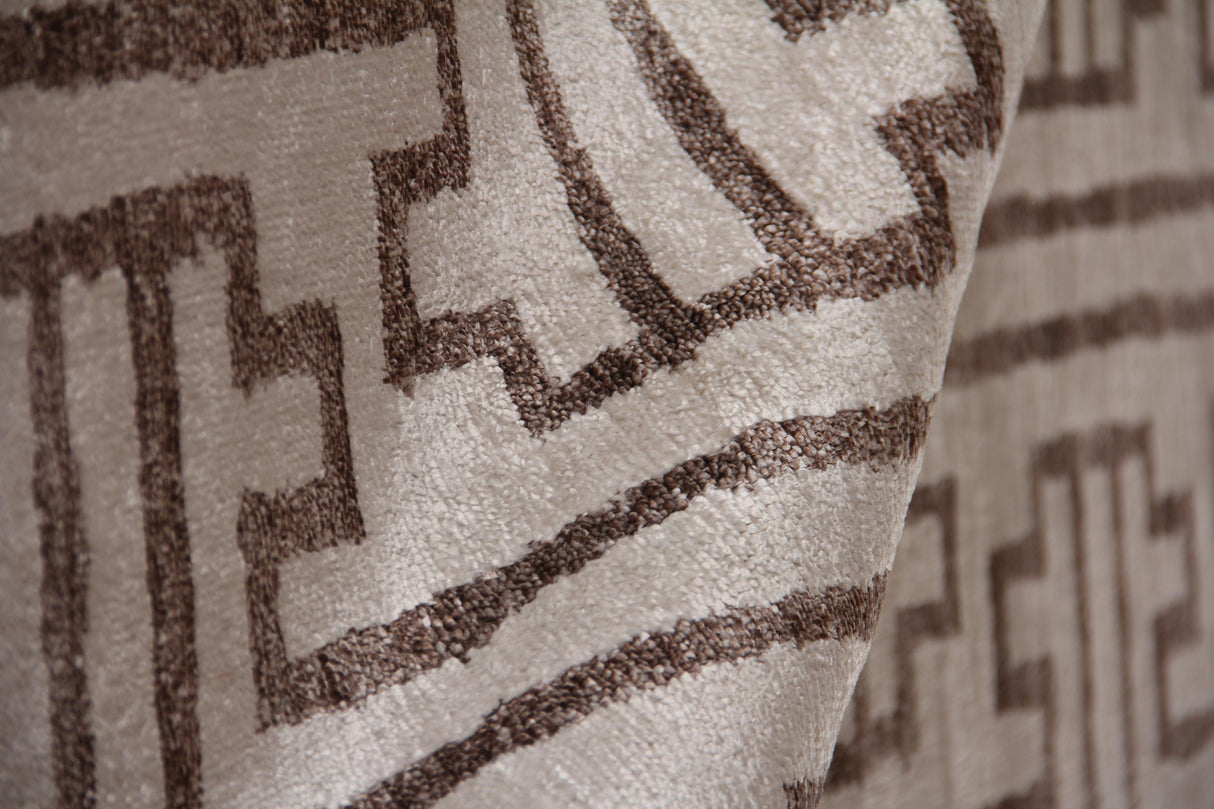 Exquisite Rugs Bamboo Silk Hand Knotted Bamboo Silk in 3291 Ivory/Brown 8' x 10' Area Rug
