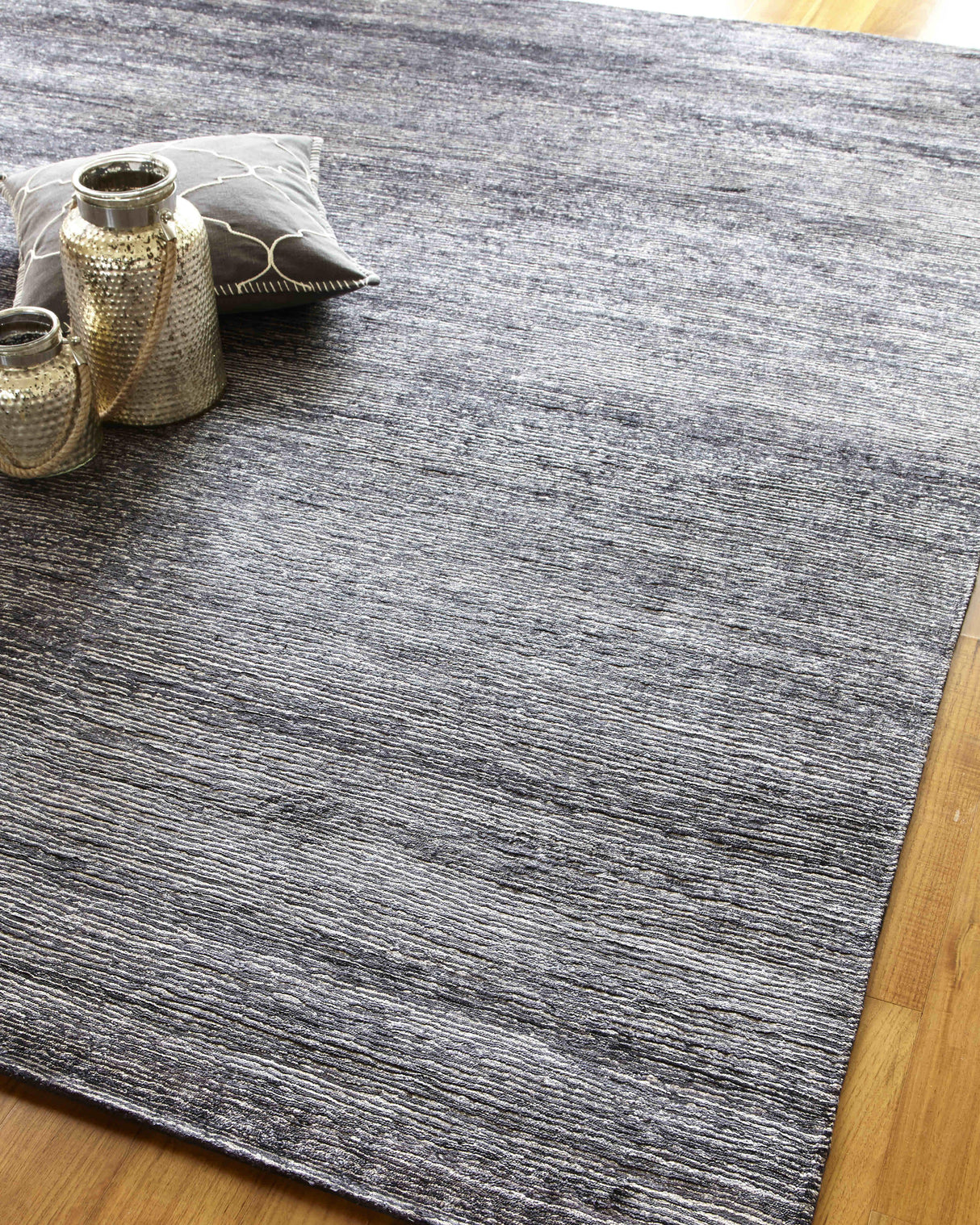 Exquisite Rugs Crush Hand Knotted Bamboo Silk in 3298 Charcoal/Gray 6' x 9' Area Rug