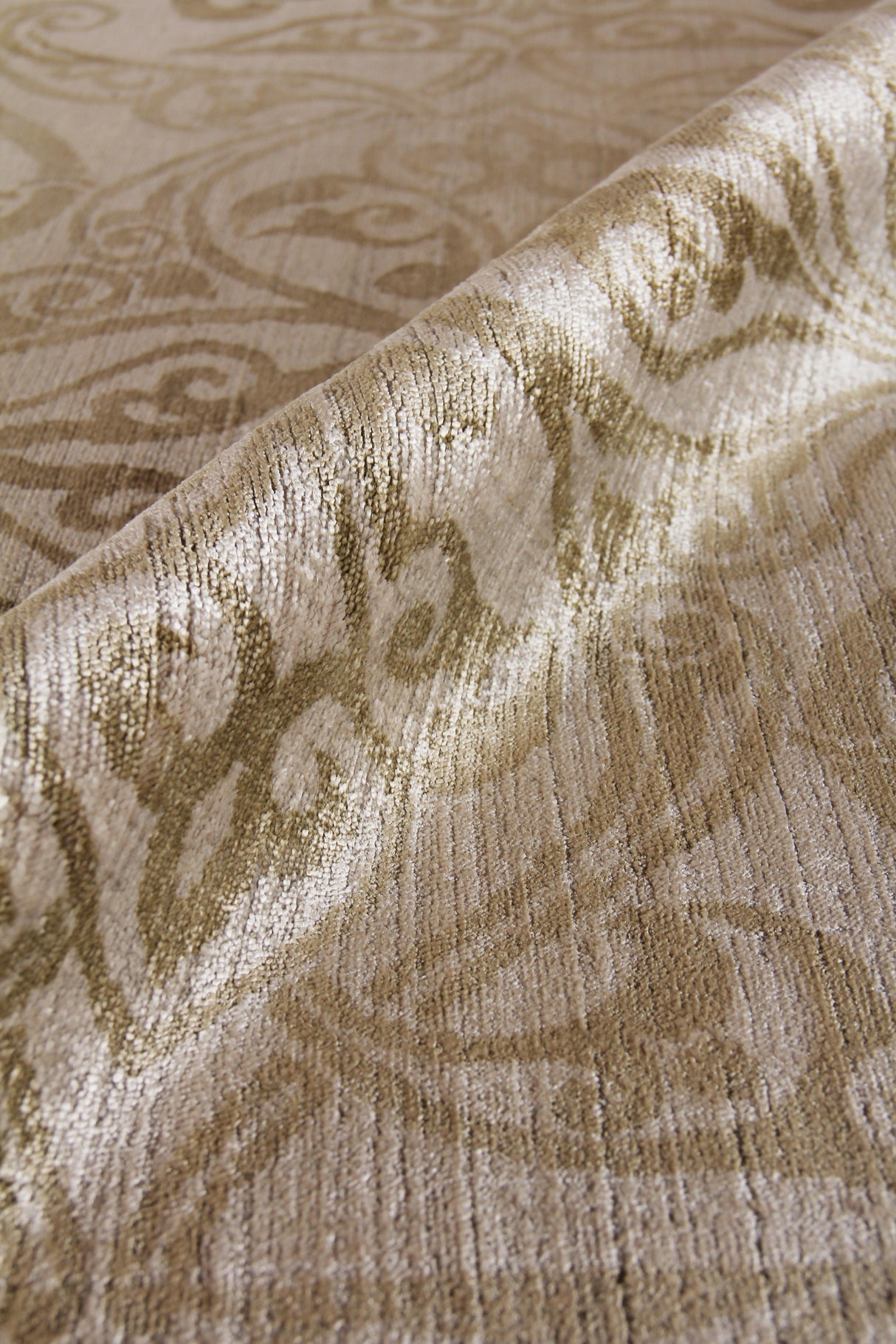 Exquisite Rugs Koda Hand Loomed Bamboo Silk in 3324 Light Beige 9' x 12' Area Rug
