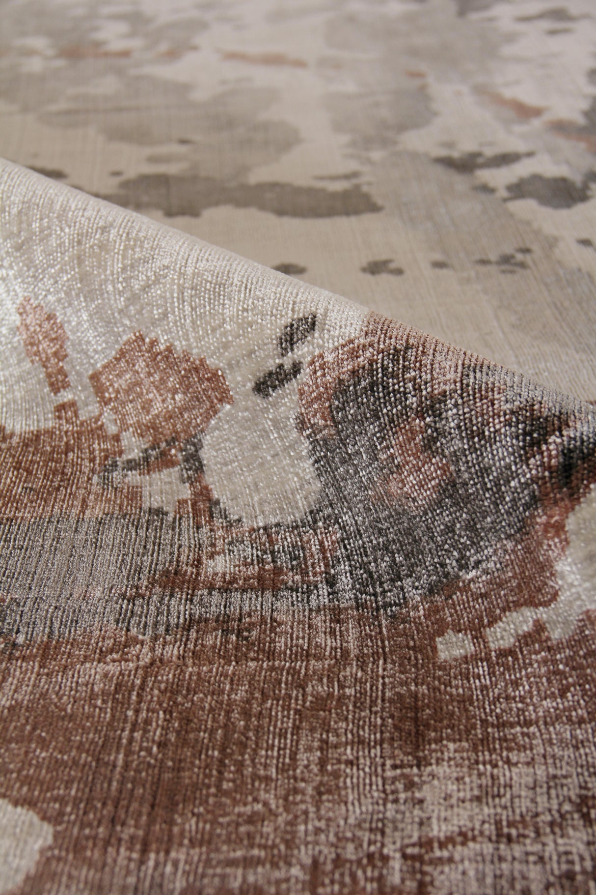 Exquisite Rugs Koda Hand Loomed Bamboo Silk in 3330 Copper/Charcoal 10' x 14' Area Rug