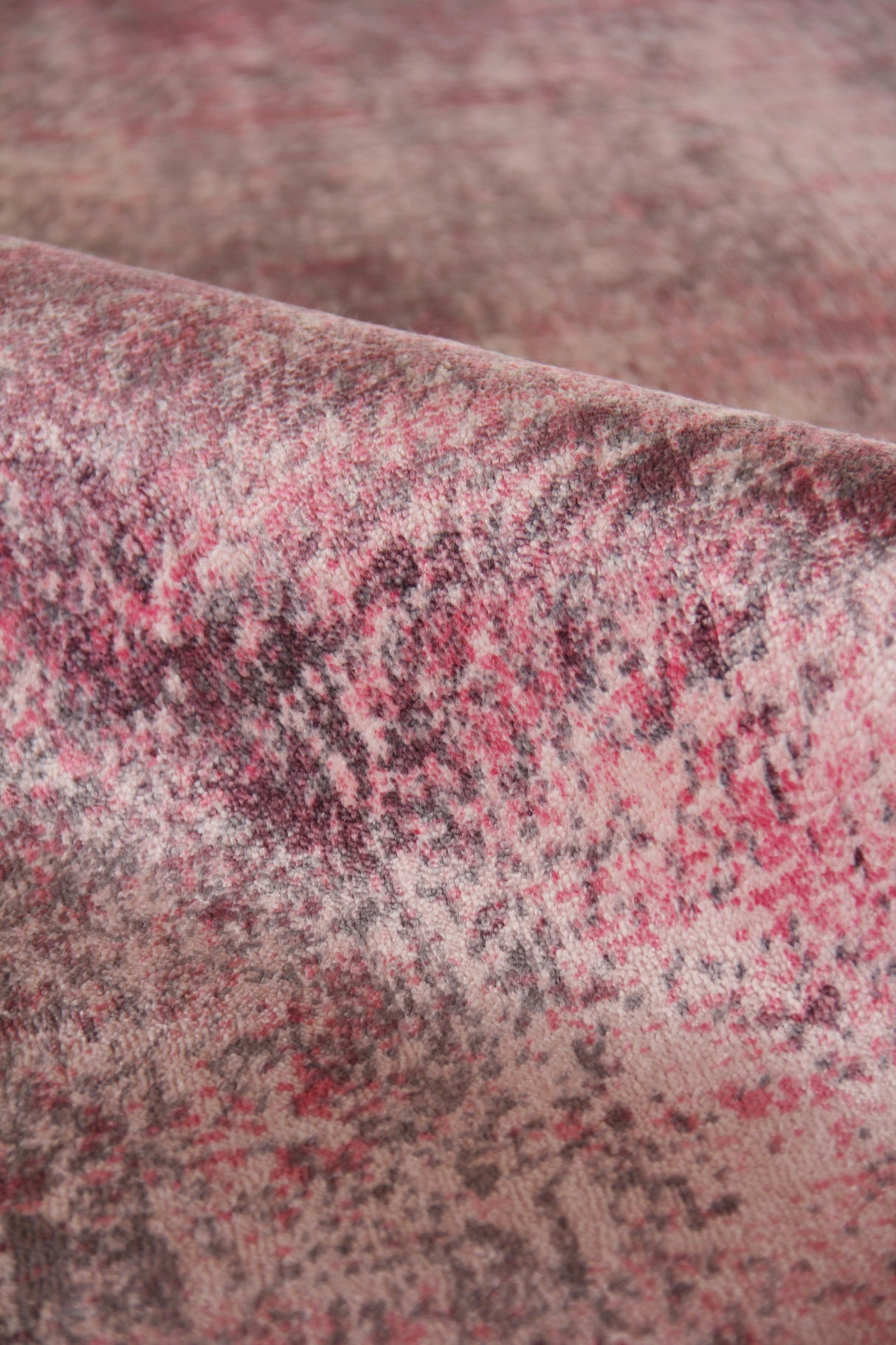 Exquisite Rugs Koda Hand Loomed Bamboo Silk in 3351 Pink 9' x 12' Area Rug