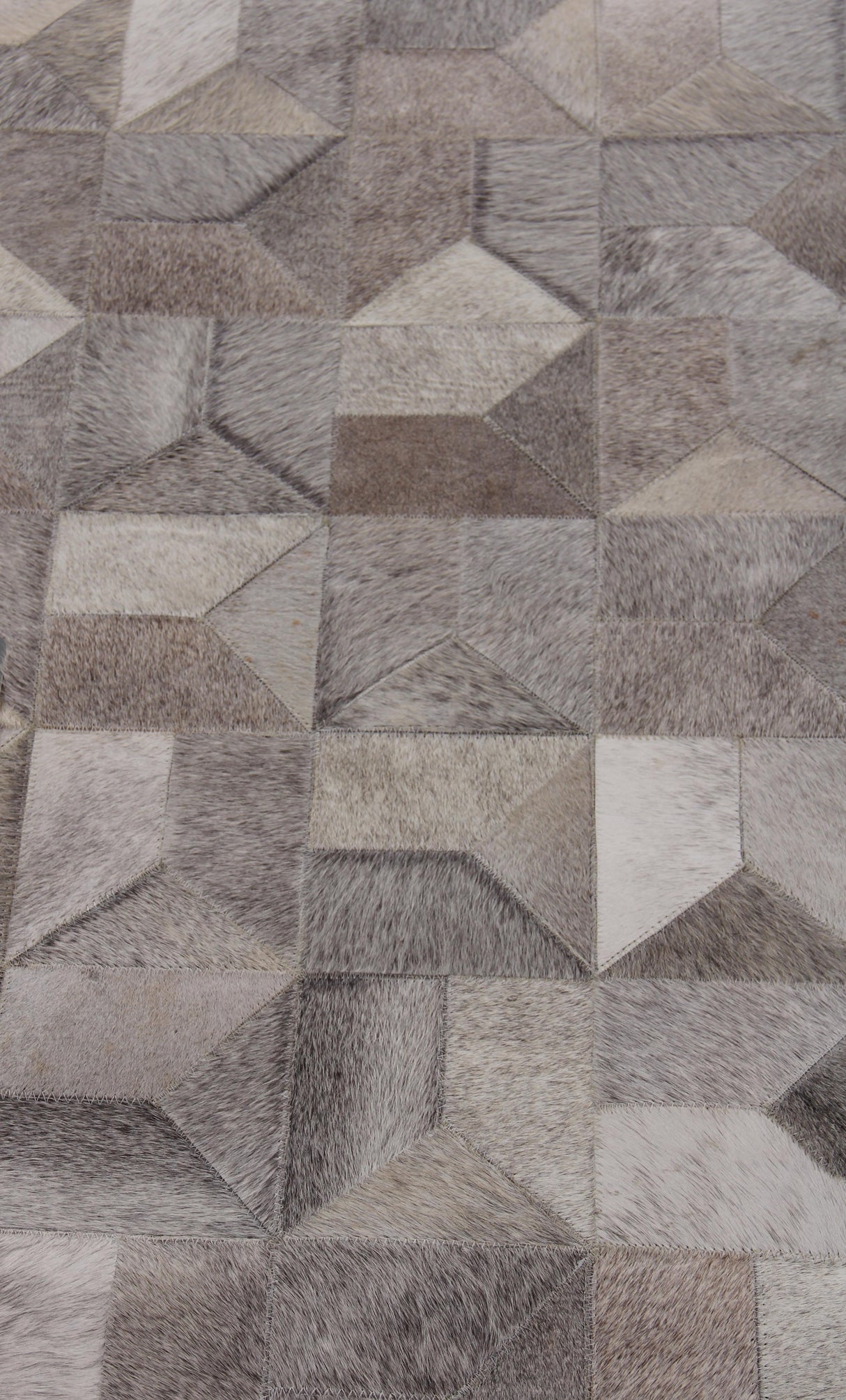 Exquisite Rugs Natural Hide Handmade Leather Hide in 3355 Gray/Multi 5' x 8' Area Rug