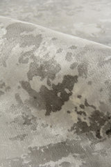 Exquisite Rugs Koda Hand Loomed Bamboo Silk in 3395 Silver 10' x 14' Area Rug