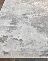 Exquisite Rugs Koda Hand Loomed Bamboo Silk in 3395 Silver 10' x 14' Area Rug