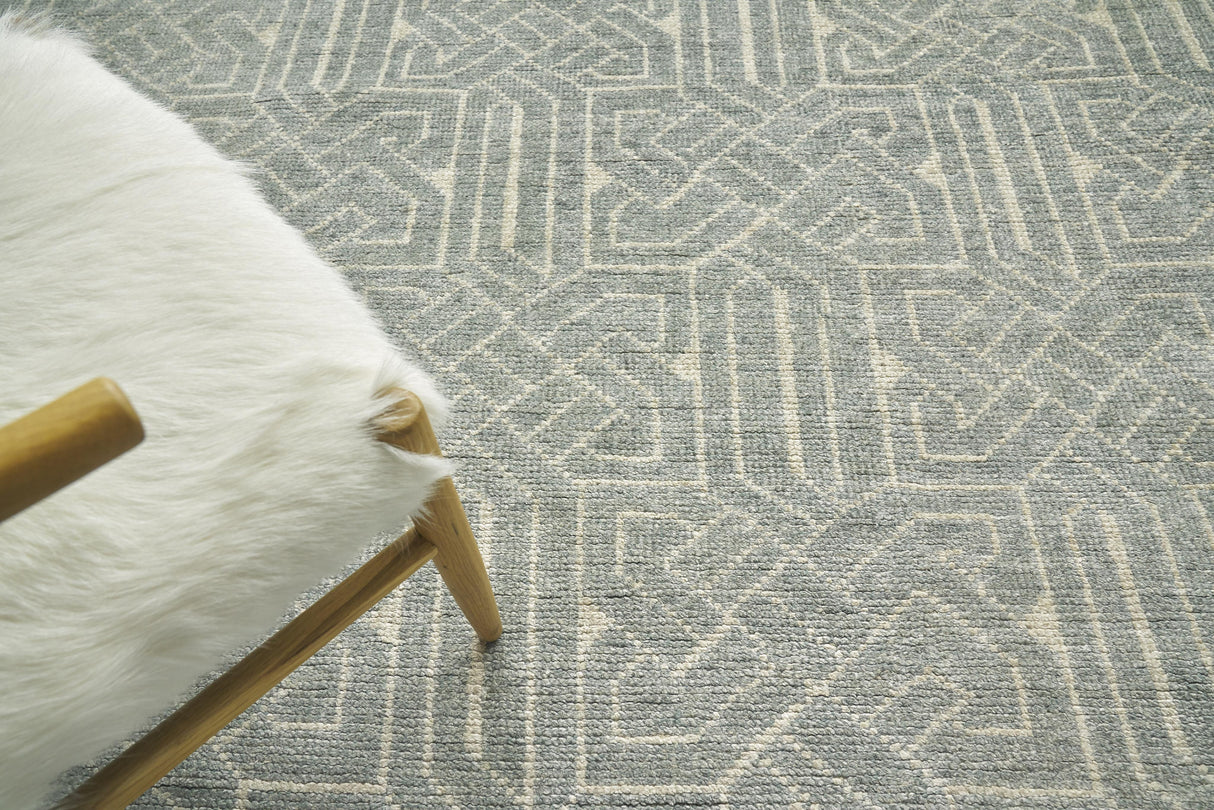 Exquisite Rugs Prague Hand Knotted New Zealand Wool in 3399 Aqua 12' x 15' Area Rug