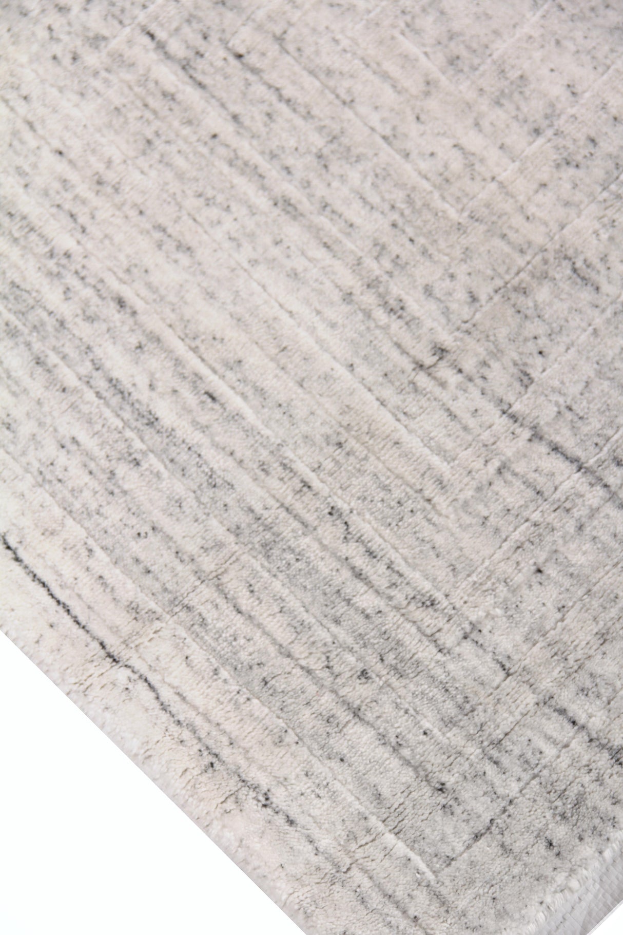 Exquisite Rugs Robin Embossed Hand Loomed Bamboo Silk/Wool in 3407 White 12' x 15' Area Rug