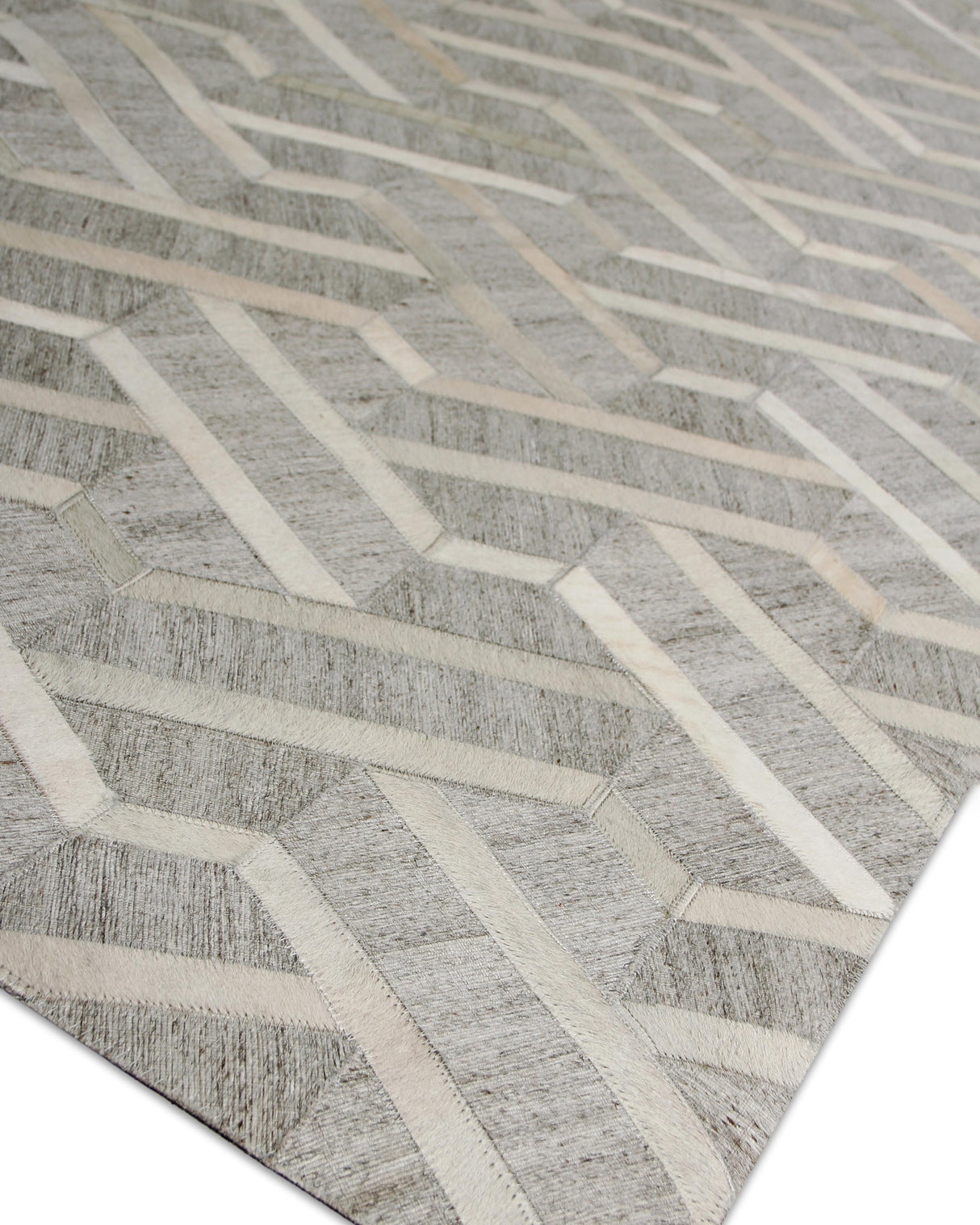 Exquisite Rugs Berlin Hand Tufted Leather/Viscose in 3416 Silver/Ivory 5' x 8' Area Rug