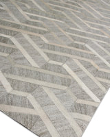 Exquisite Rugs Berlin Hand Tufted Leather/Viscose in 3416 Silver/Ivory 5' x 8' Area Rug