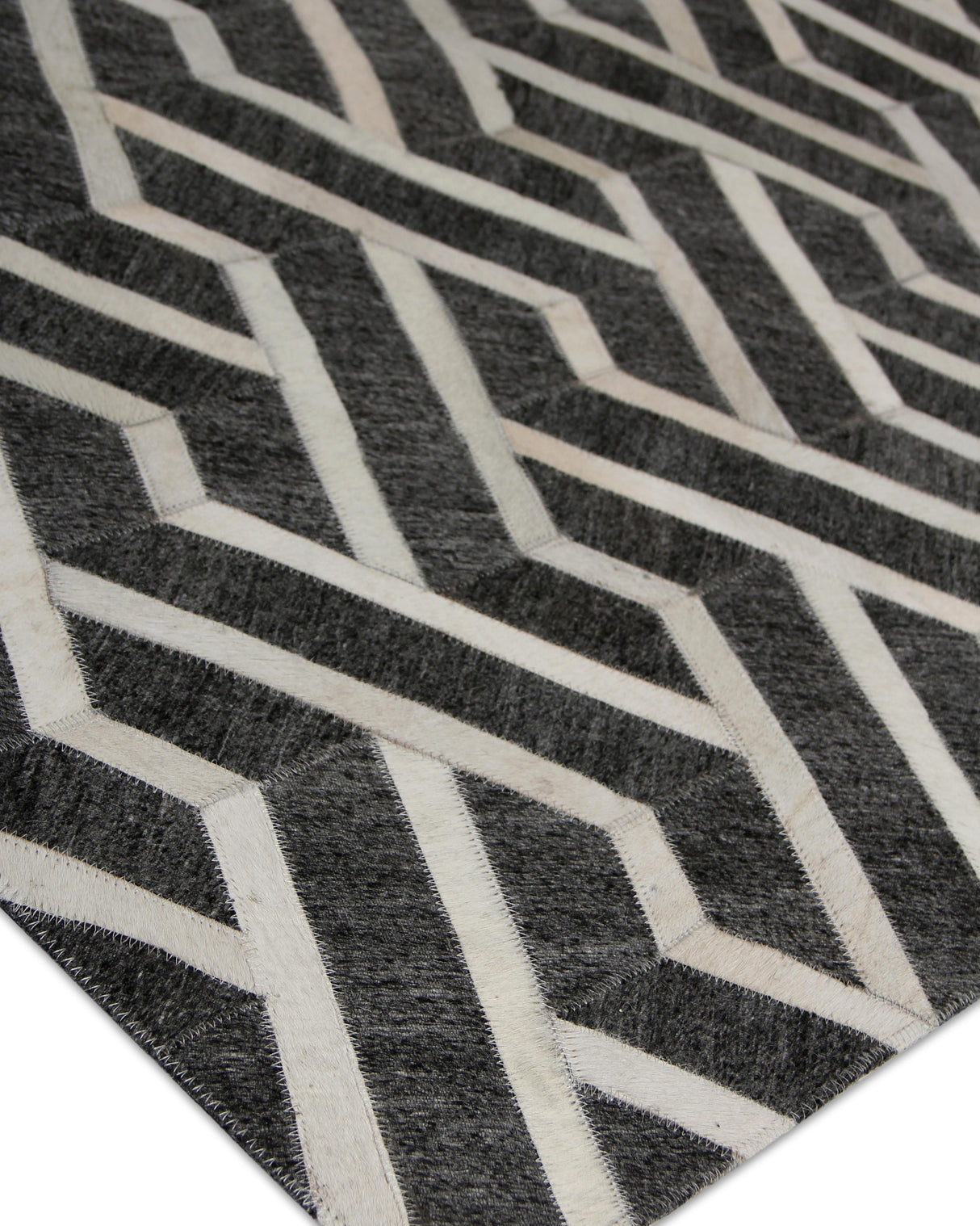 Exquisite Rugs Berlin Hand Tufted Leather/Viscose in 3417 Charcoal/Ivory 8' x 11' Area Rug