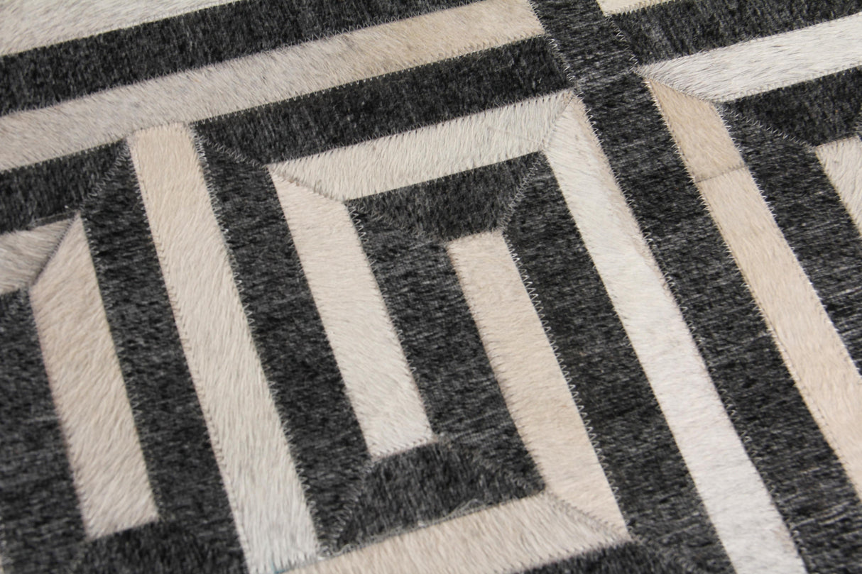 Exquisite Rugs Berlin Hand Tufted Leather/Viscose in 3455 Charcoal/Ivory 13.5' x 17.5' Area Rug