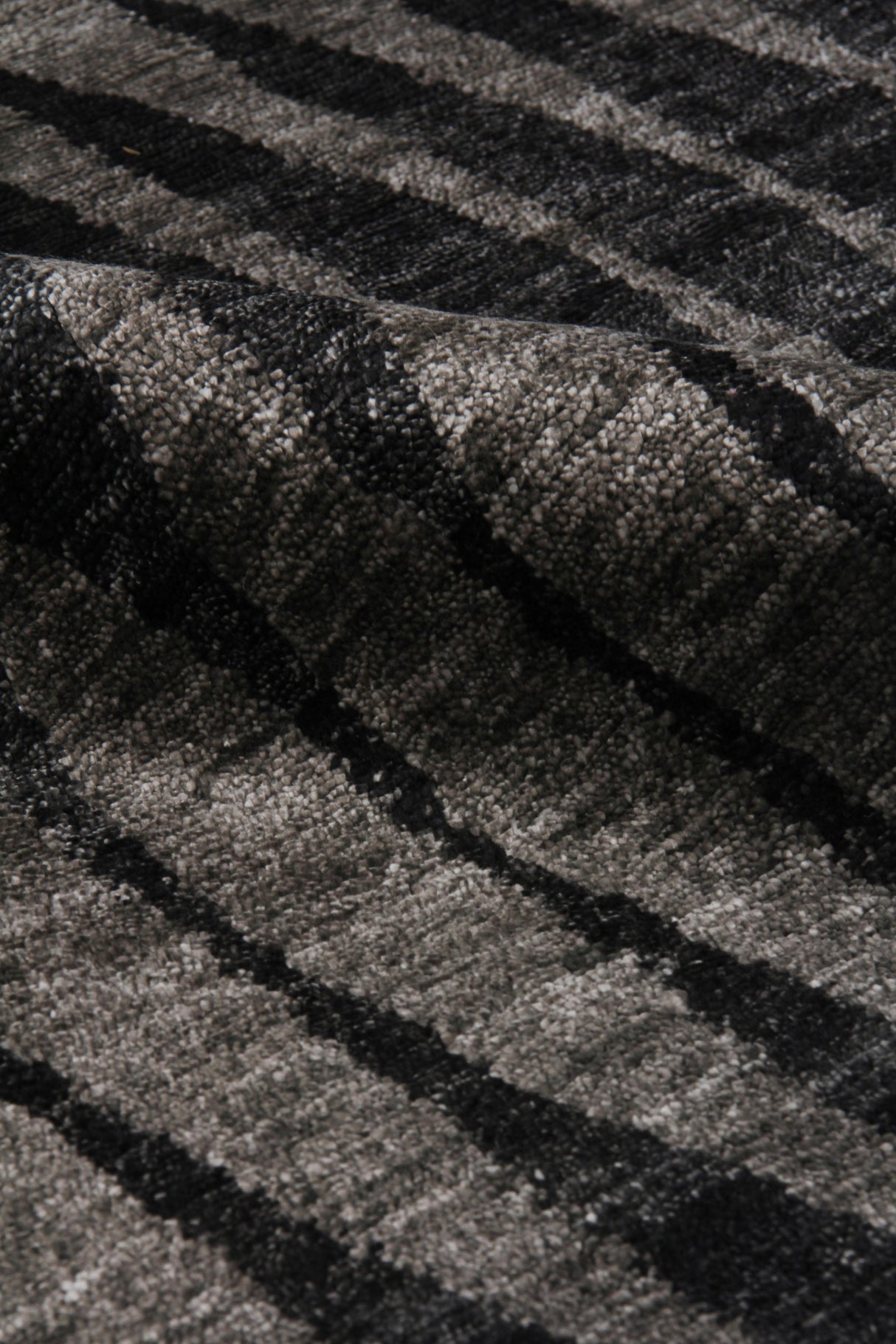 Exquisite Rugs Super Tibetan Hand Knotted Wool/Bamboo Silk in 3524 Gray/Charcoal 10' x 14' Area Rug