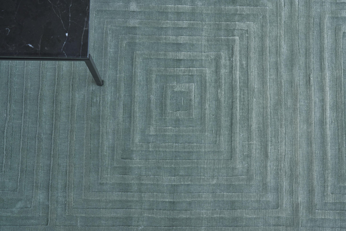 Exquisite Rugs Dove Embossed Hand Loomed Viscose in 3572 Aqua 8' x 10' Area Rug