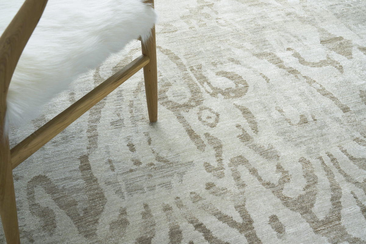 Exquisite Rugs Antique'd Silk Hand Knotted Bamboo Silk in 3631 Beige/Light Brown 8' x 10' Area Rug