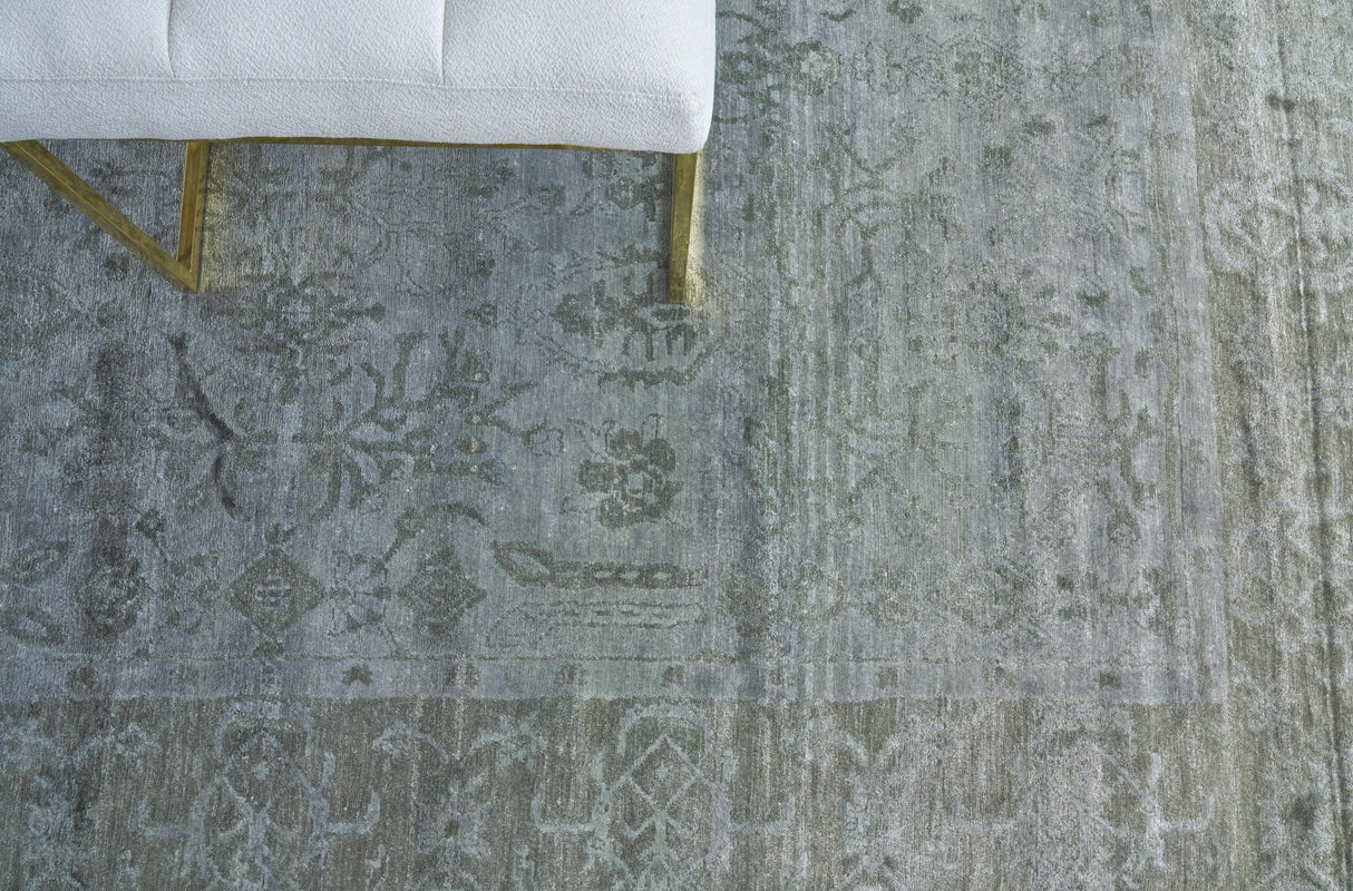 Exquisite Rugs Antique'd Silk Hand Knotted Bamboo Silk in 3632 Green/Aqua 8' x 10' Area Rug