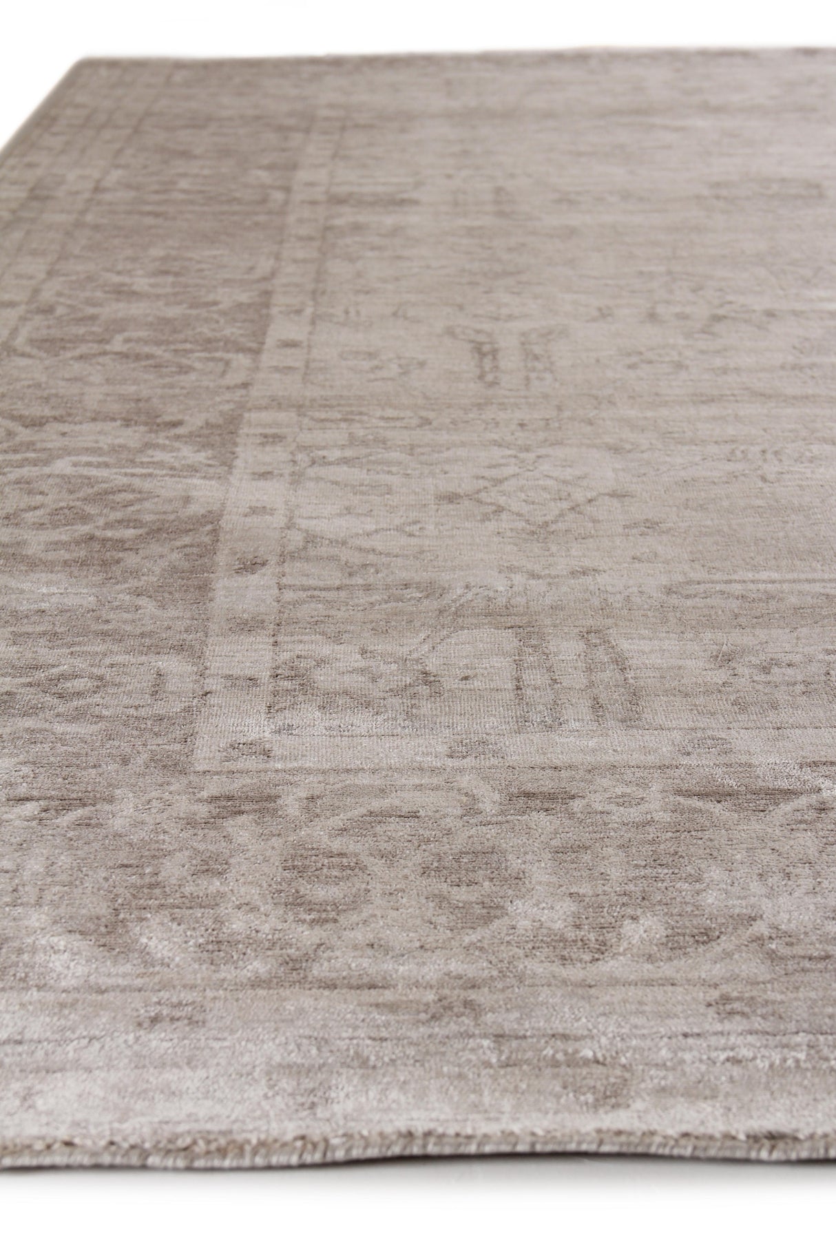 Exquisite Rugs Antique'd Silk Hand Knotted Bamboo Silk in 3707 Taupe 8' x 10' Area Rug