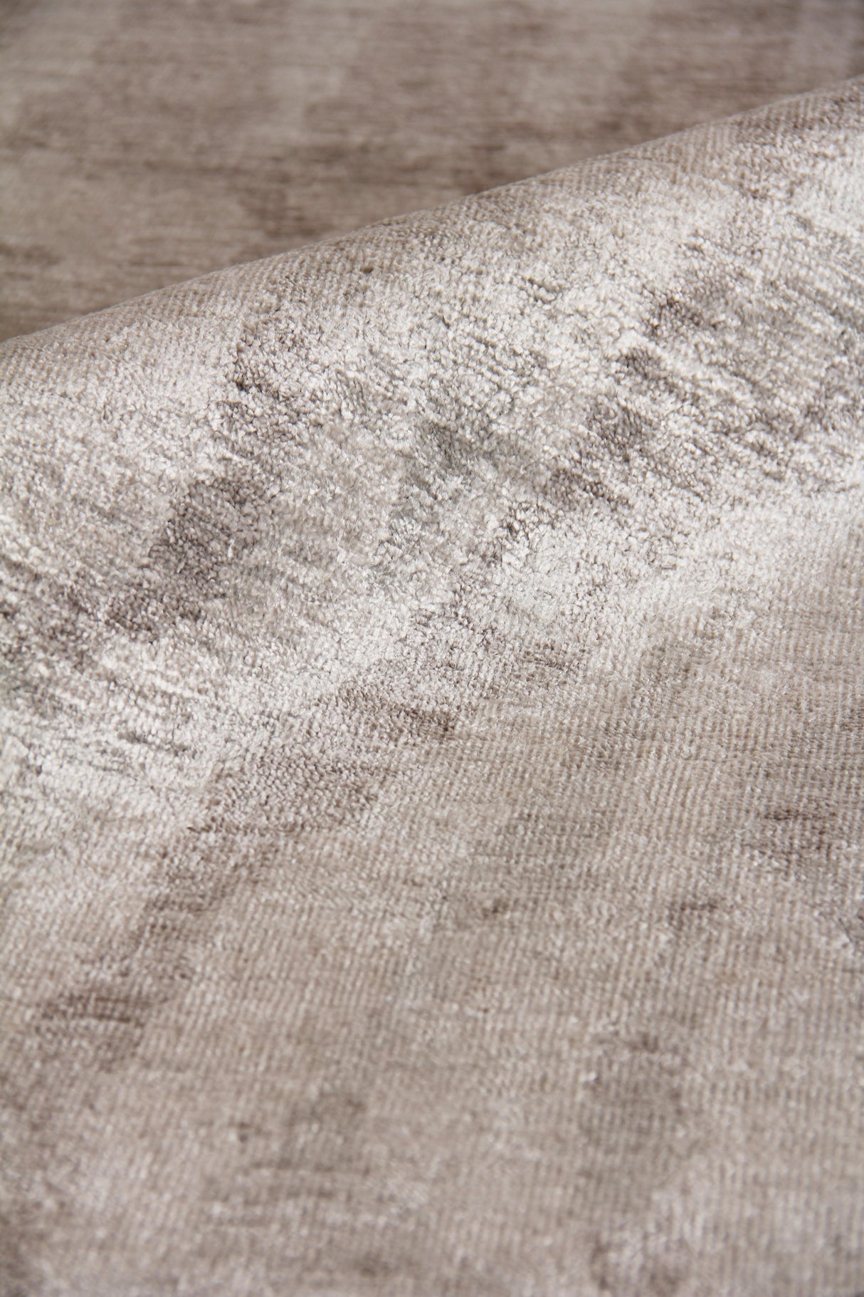 Exquisite Rugs Antique'd Silk Hand Knotted Bamboo Silk in 3708 Taupe 12' x 15' Area Rug
