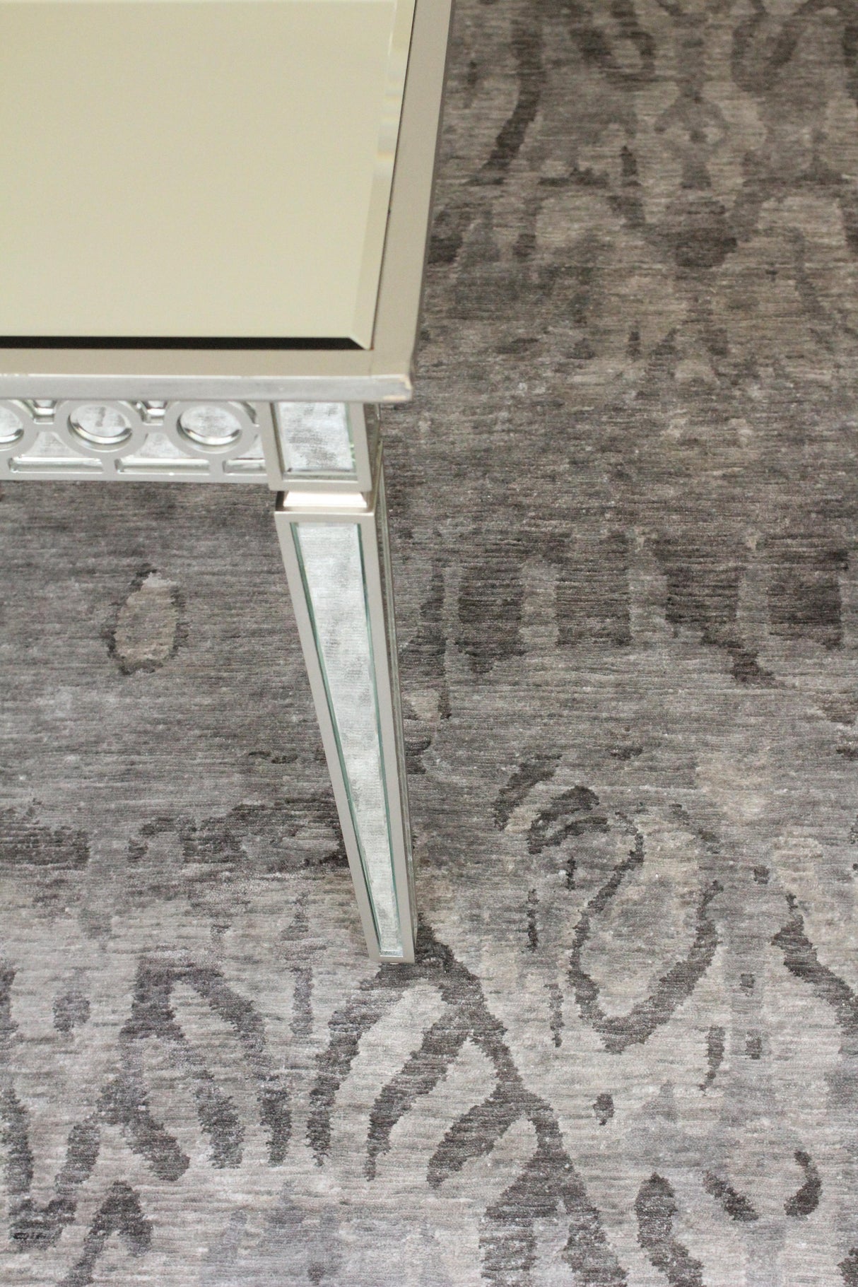 Exquisite Rugs Antique'd Silk Hand Knotted Bamboo Silk in 3708 Taupe 8' x 10' Area Rug