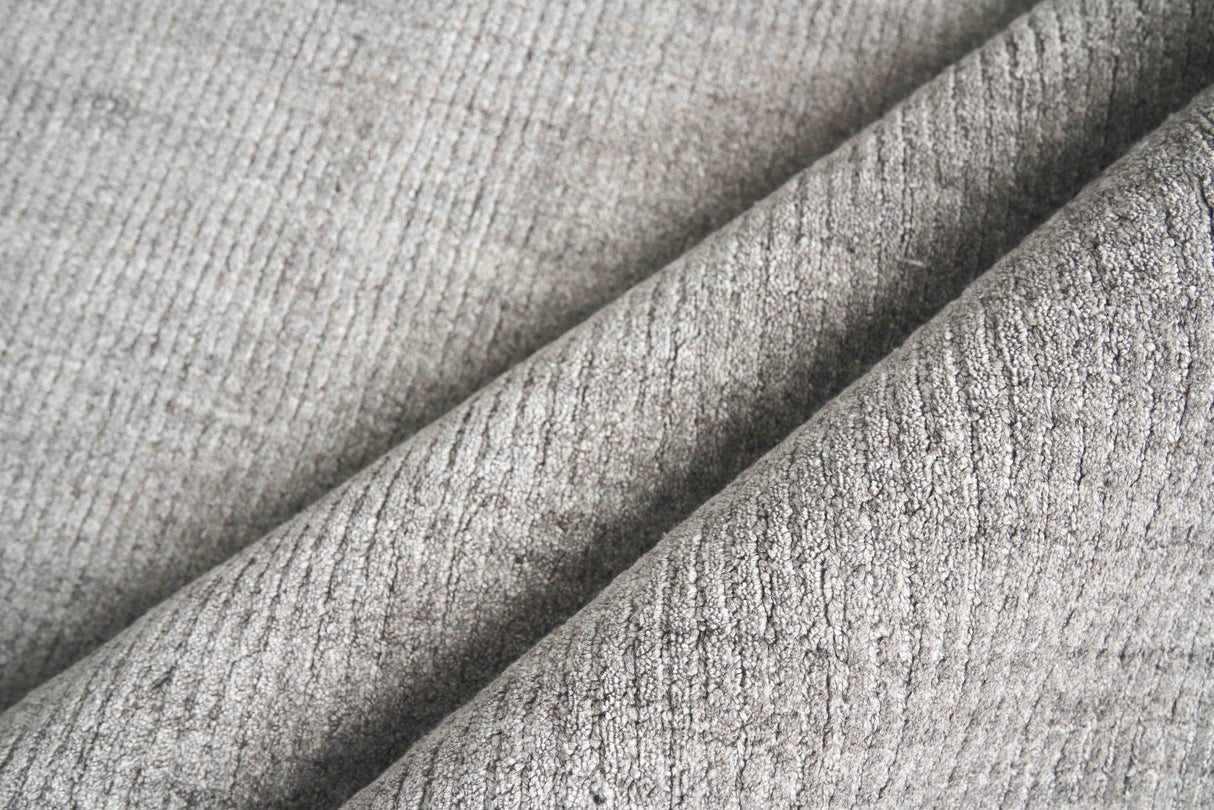 Exquisite Rugs Robin Hand-loomed Bamboo Silk/Wool 3779 Pewter 2' x 3' Area Rug