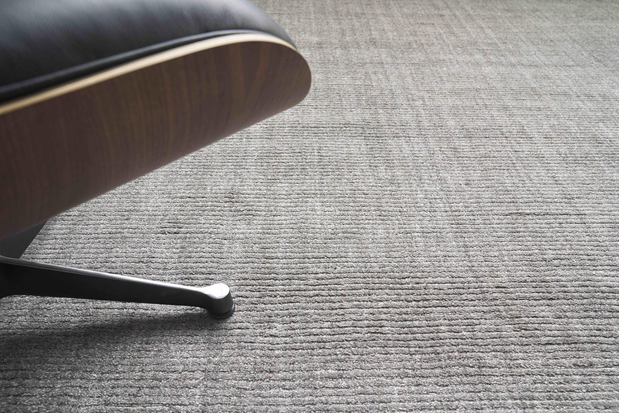 Exquisite Rugs Robin Hand-loomed Bamboo Silk/Wool 3779 Pewter 2' x 3' Area Rug