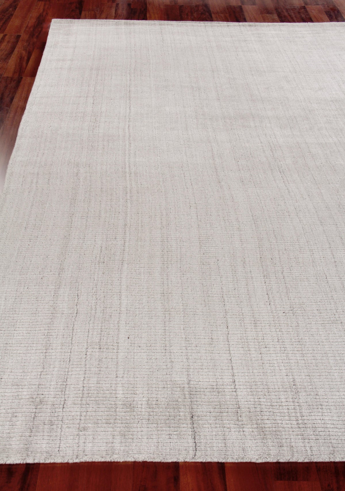 Exquisite Rugs Robin Hand-loomed Bamboo Silk/Wool 3781 Silver 2' x 3' Area Rug