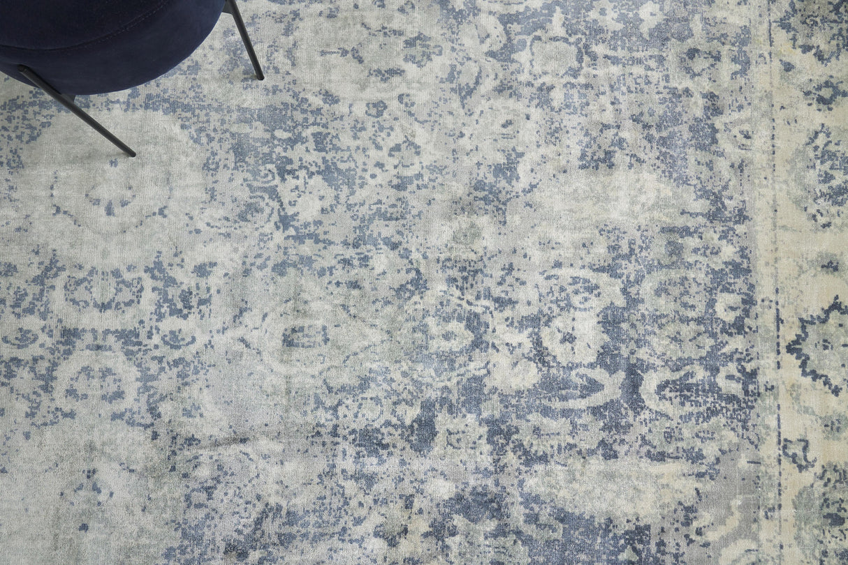 Exquisite Rugs Cassina Hand Loomed Bamboo Silk in 3902 Light Silver/Blue 12' x 15' Area Rug