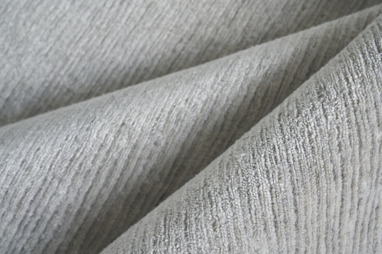 Exquisite Rugs Crush Hand Knotted Bamboo Silk in 3989 Silver 8' x 10' Area Rug