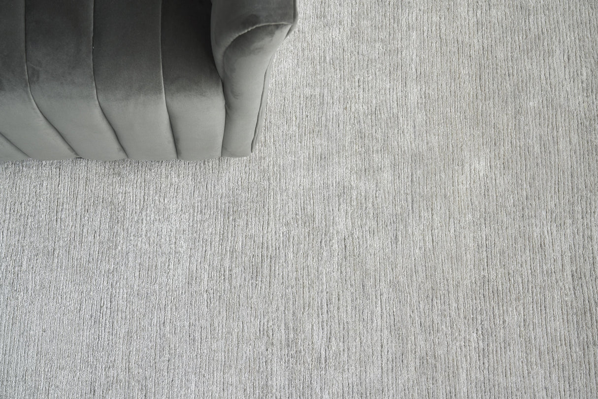 Exquisite Rugs Crush Hand Knotted Bamboo Silk in 3989 Silver 8' x 10' Area Rug