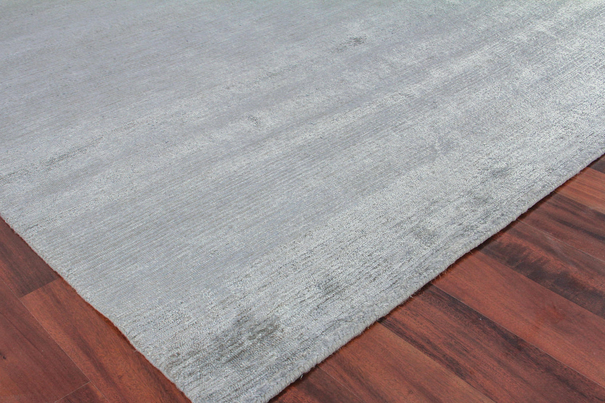 Exquisite Rugs Crush Hand Knotted Bamboo Silk in 4001 Light Silver 10' x 14' Area Rug
