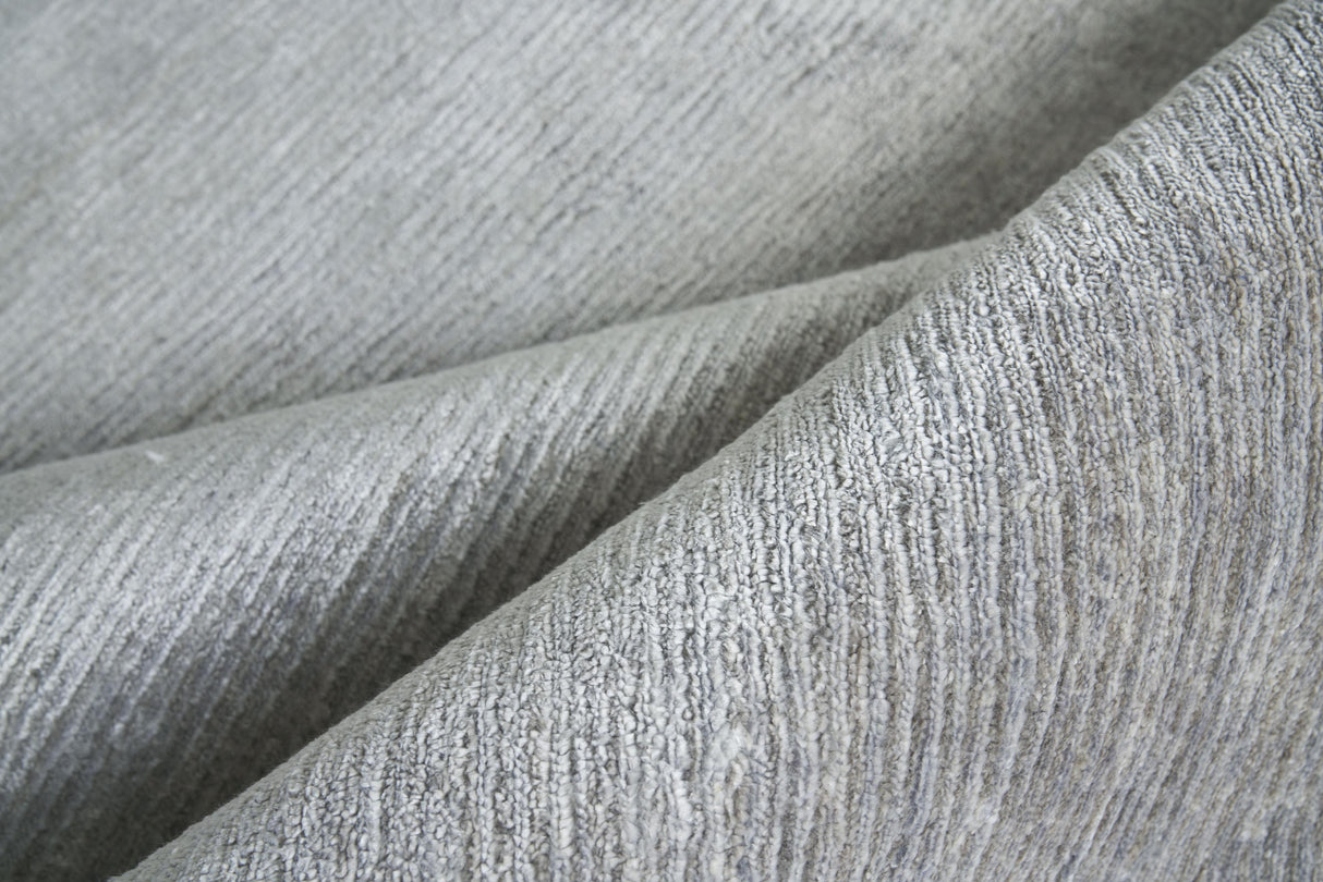 Exquisite Rugs Crush Hand Knotted Bamboo Silk in 4001 Light Silver 9' x 12' Area Rug
