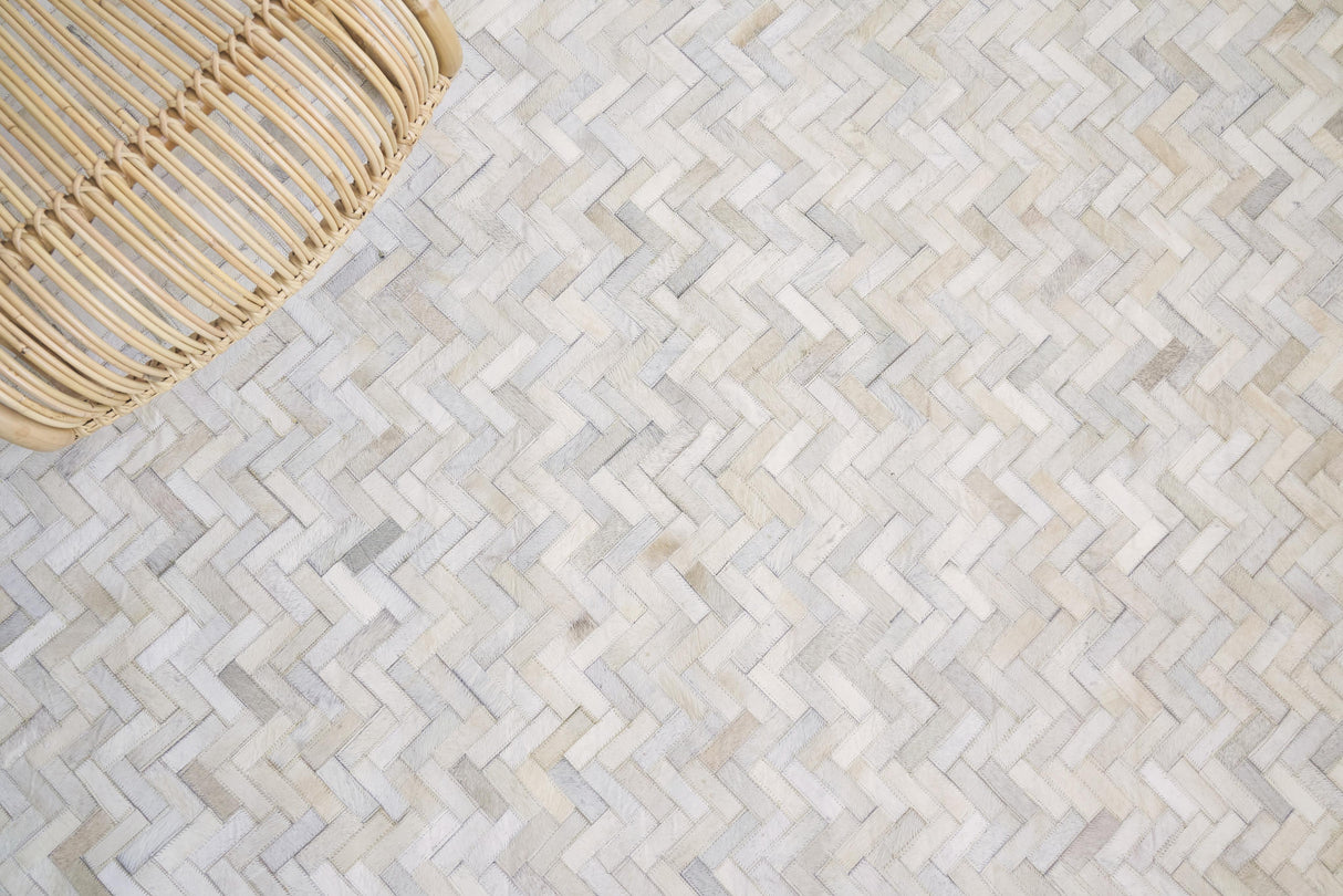 Exquisite Rugs Mosaic Leather Handmade Leather Hide in 4055 Ivory 8' x 11' Area Rug