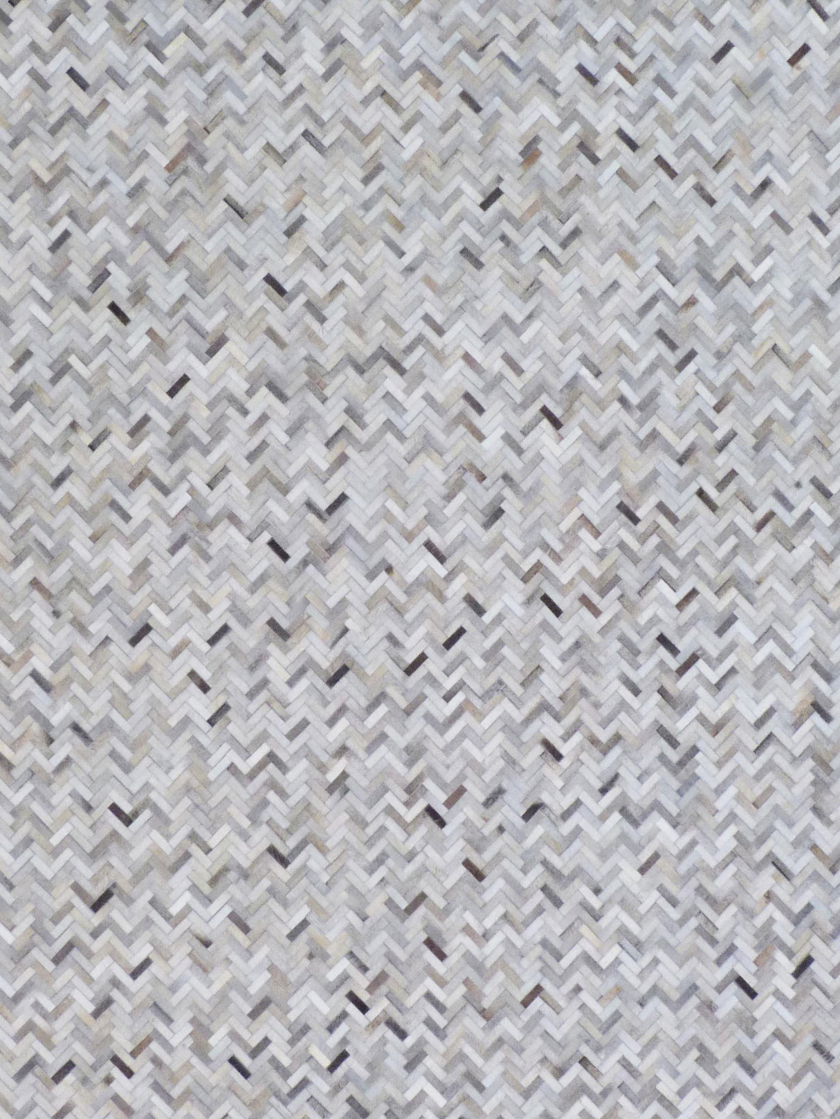 Exquisite Rugs Mosaic Leather Handmade Leather Hide in 4056 Silver 8' x 11' Area Rug