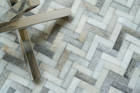 Exquisite Rugs Mosaic Leather Handmade Leather Hide in 4056 Silver 9.5' x 13.5' Area Rug