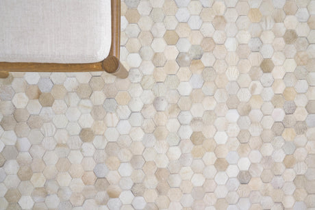 Exquisite Rugs Mosaic Leather Handmade Leather Hide in 4058 Ivory 5' x 8' Area Rug