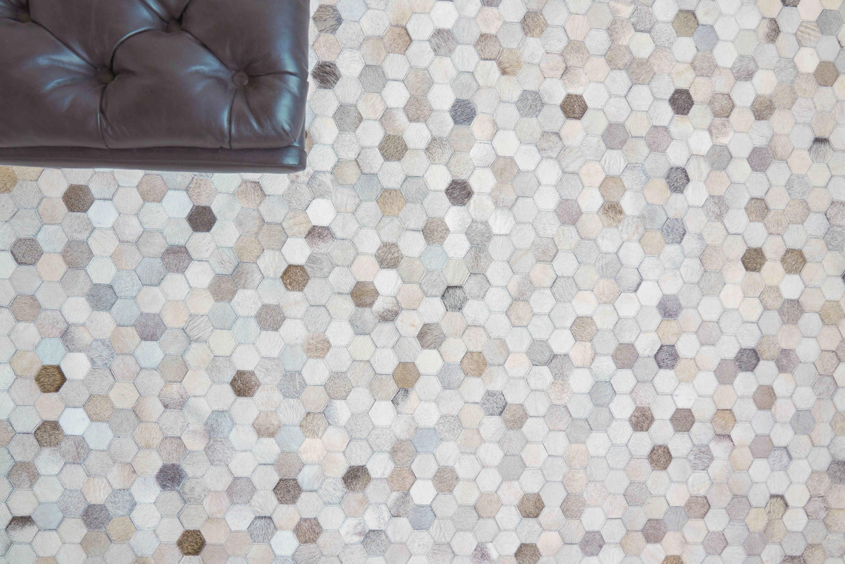 Exquisite Rugs Mosaic Leather Handmade Leather Hide in 4059 Silver 8' x 11' Area Rug