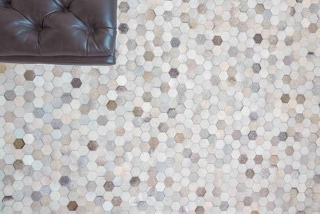 Exquisite Rugs Mosaic Leather Handmade Leather Hide in 4059 Silver 8' x 11' Area Rug