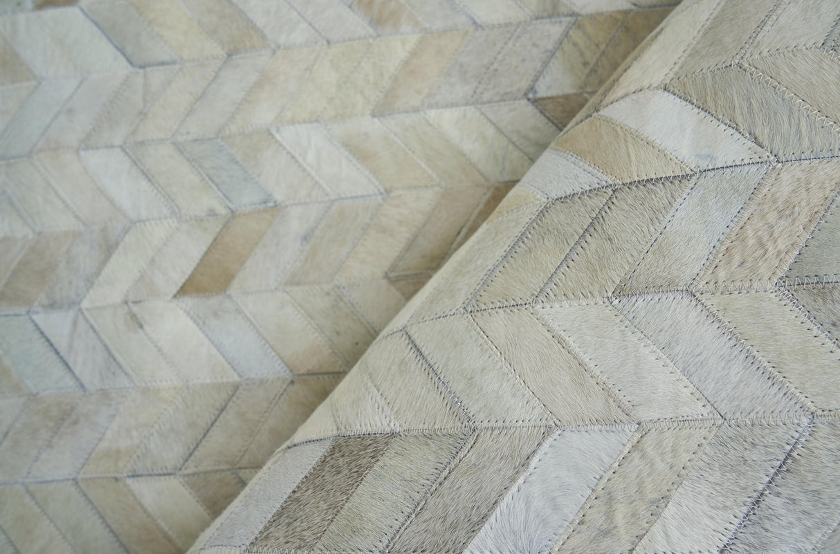 Exquisite Rugs Mosaic Leather Handmade Leather Hide in 4064 Light Beige 9.5' x 13.5' Area Rug