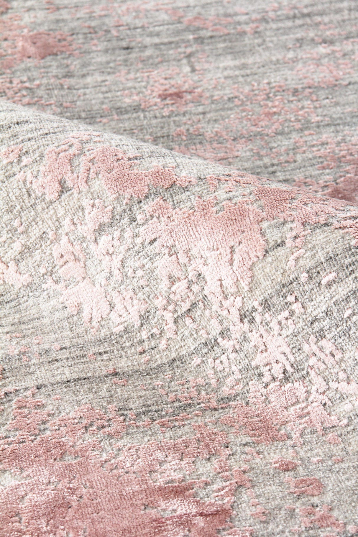 Exquisite Rugs Lillian Hand Loomed Wool/Bamboo Silk in 4468 Gray/Rose 14' x 18' Area Rug